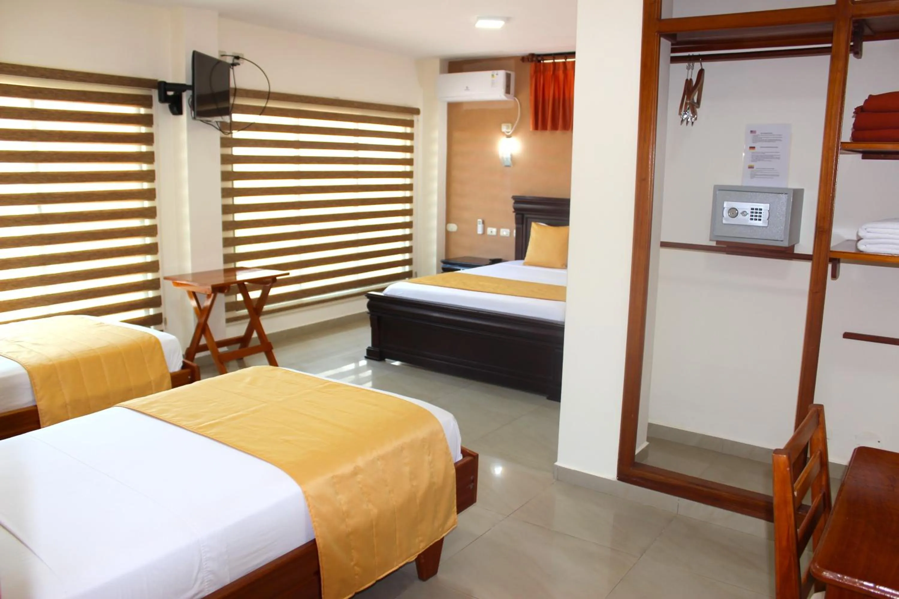 Bed in Hotel Flamingo