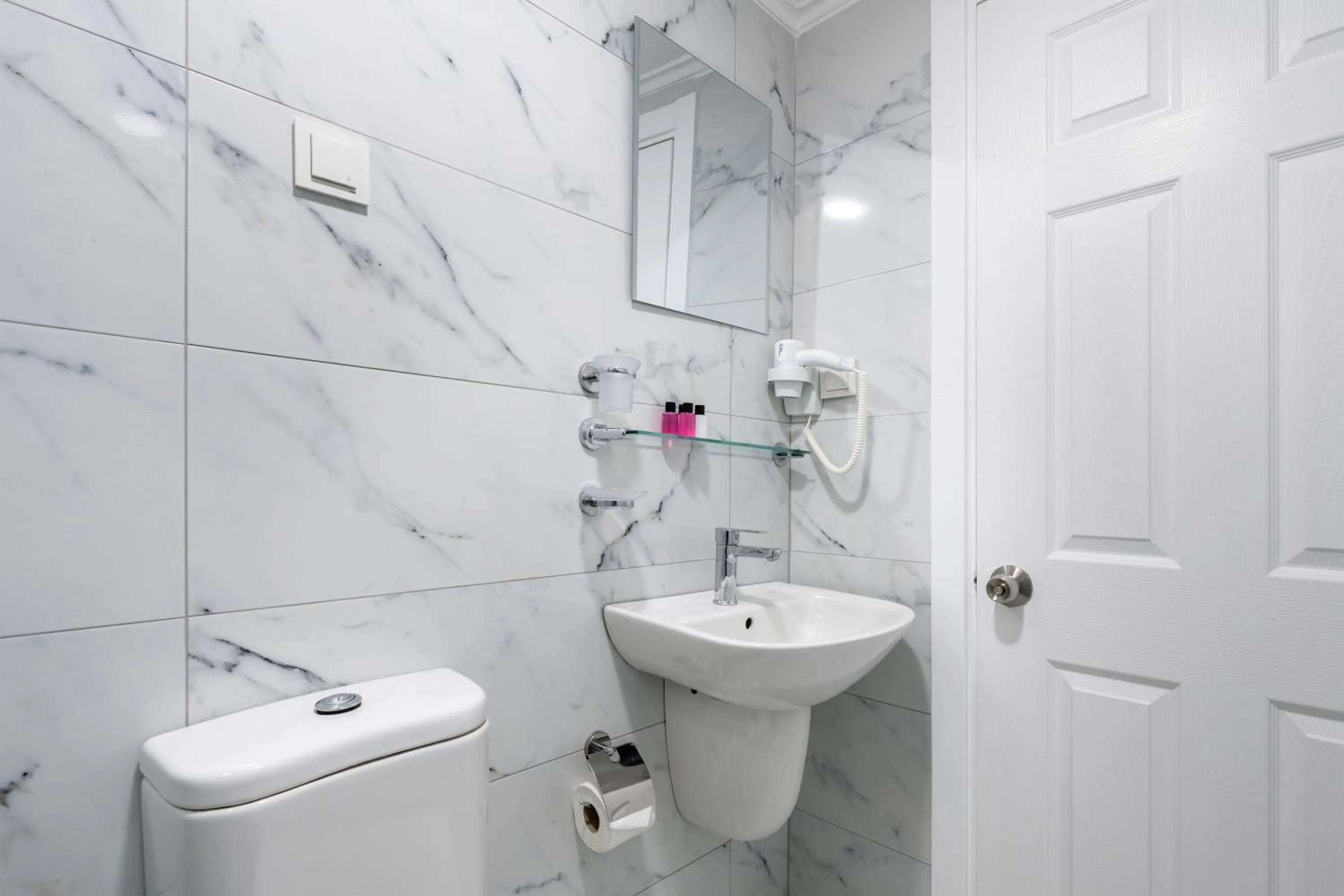 Shower in Taksim Trust Hotel