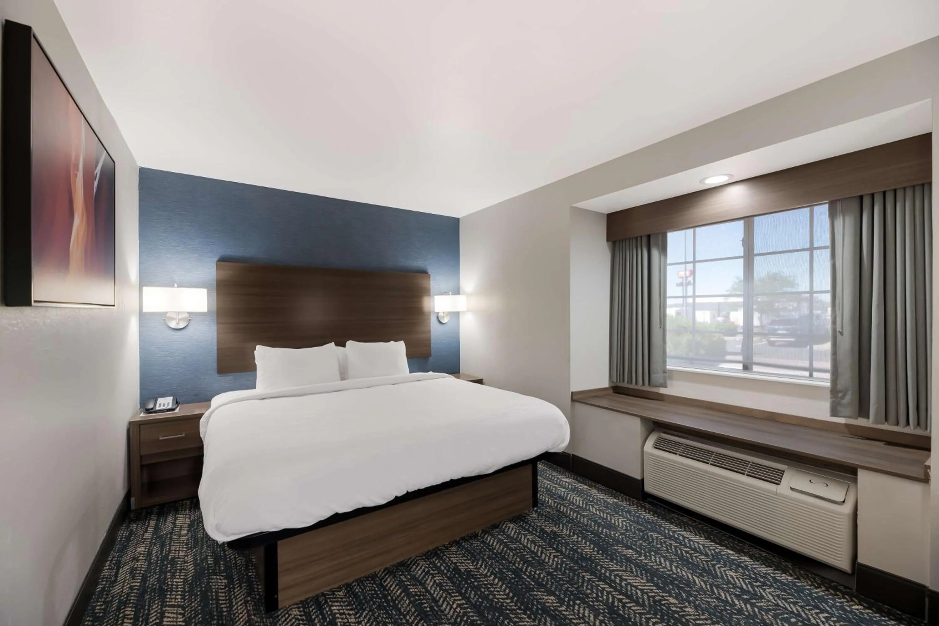 Bedroom, Bed in Best Western Bellemont Shadow Mountain Inn