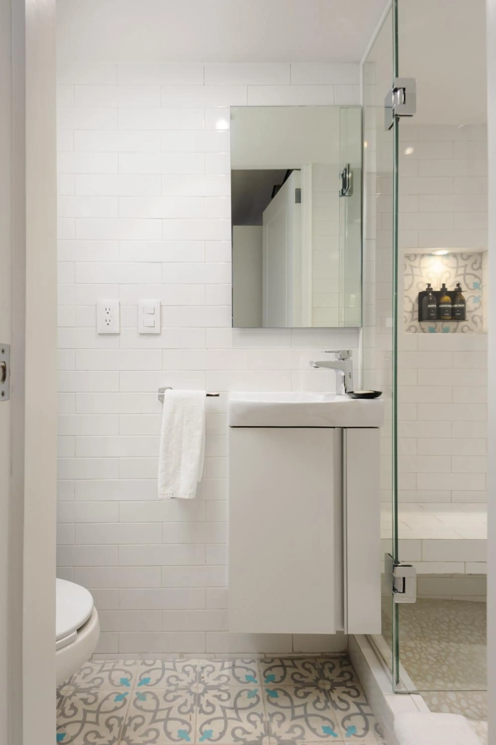 Bathroom in Nuevo Leon 155 by Wynwood House