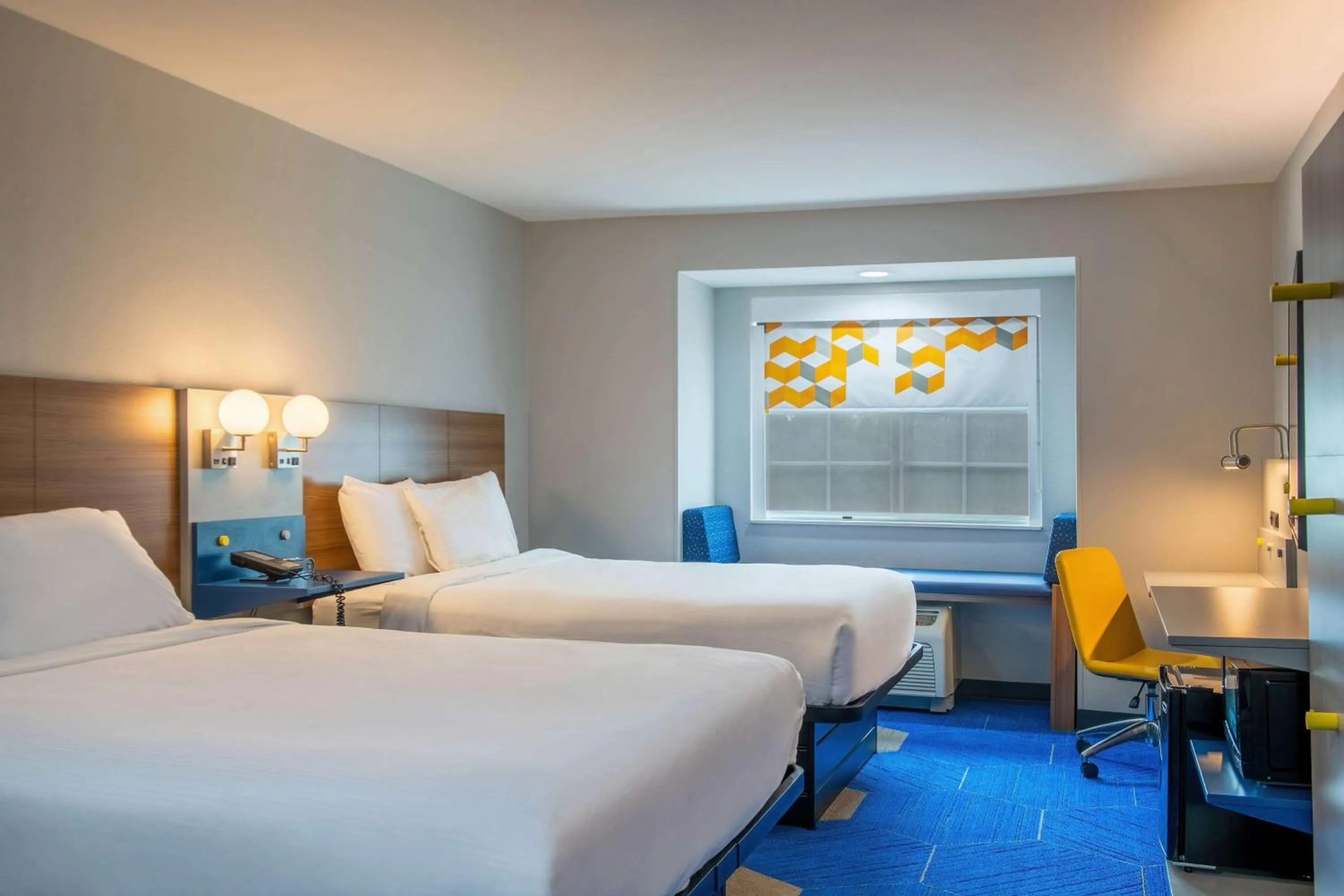 Photo of the whole room, Bed in Microtel Inn and Suites by Wyndham Anderson SC