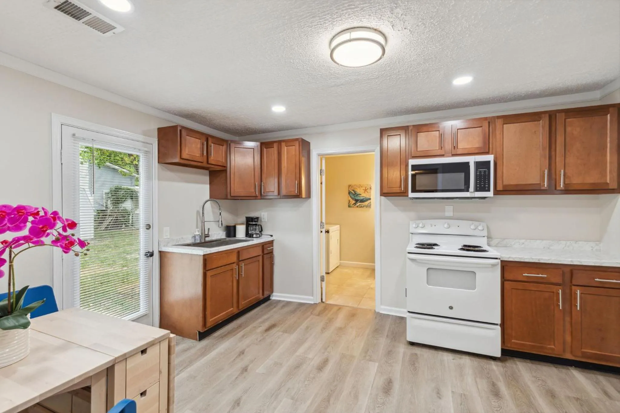 Elm Two Bedroom House in Historic Loveland