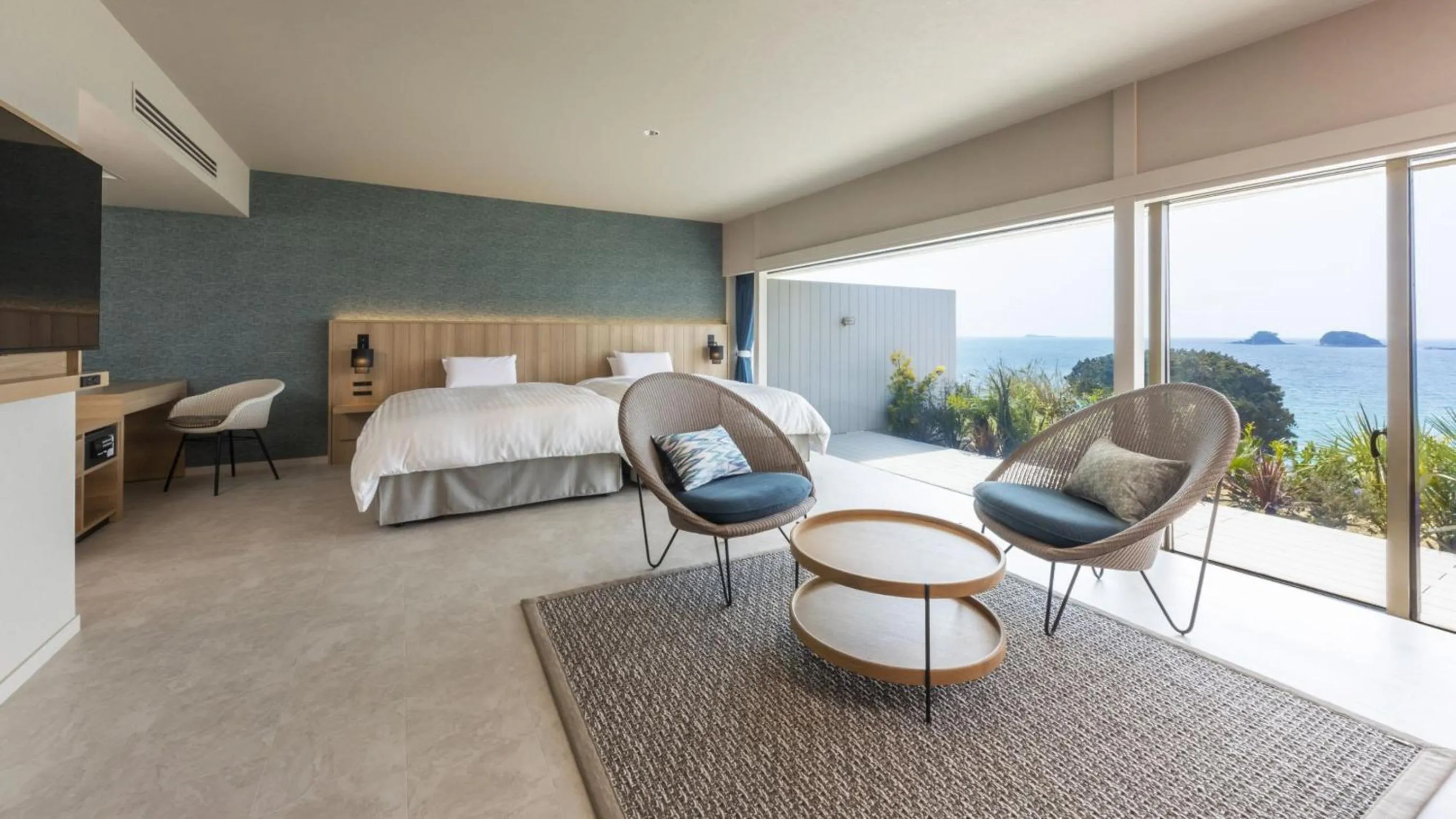 Bed in Hotel Nishinagato Resort