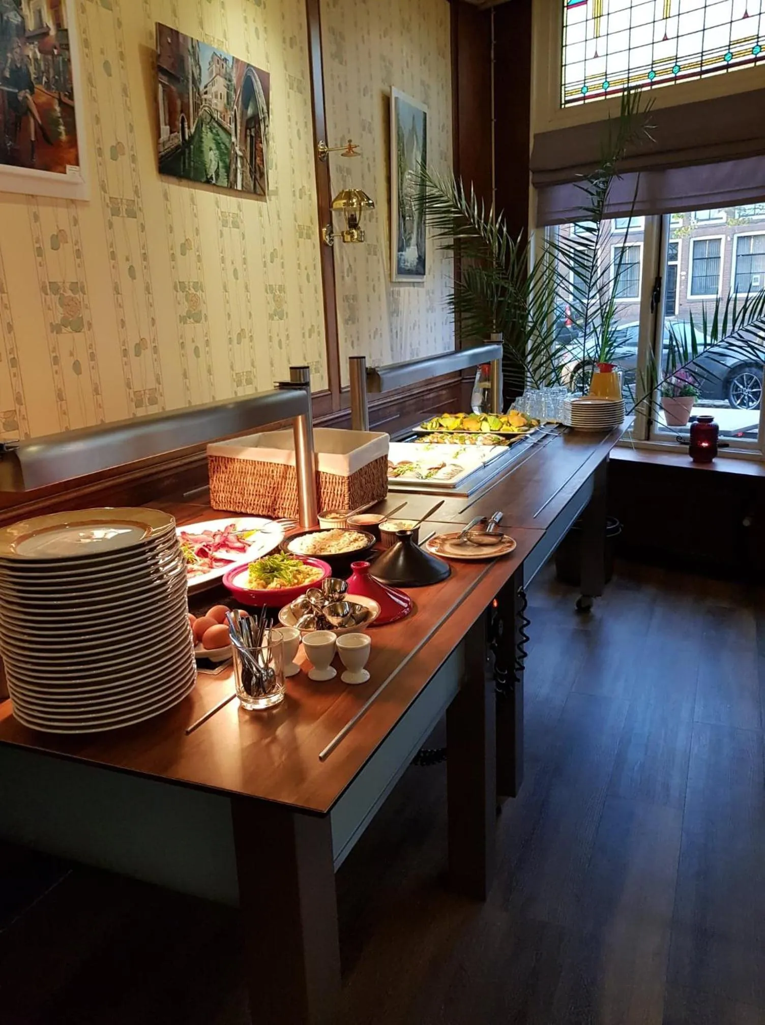 Buffet breakfast in Hotel Restaurant 't Heerenlogement