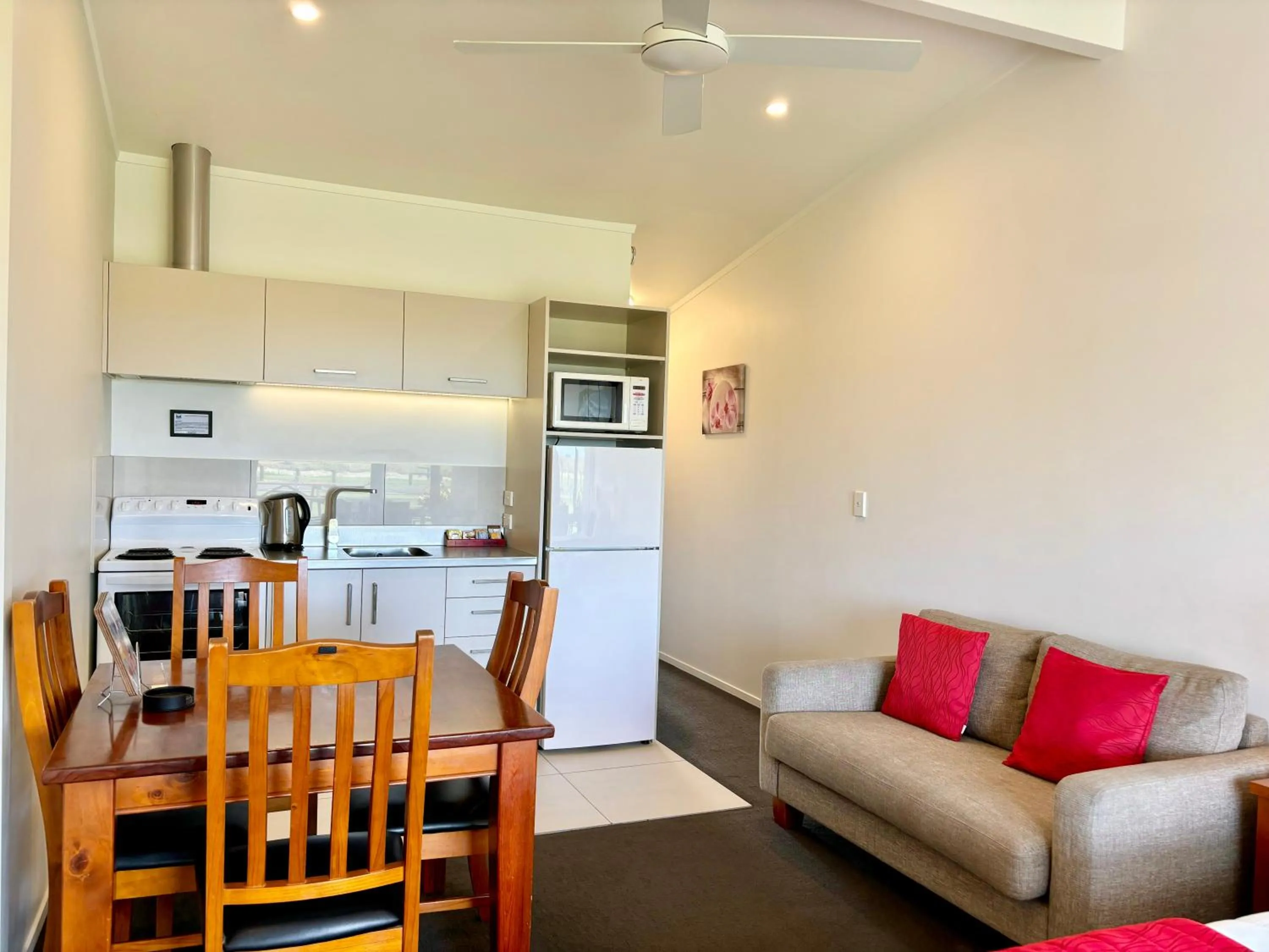 Coffee/tea facilities in Baileys At The Beach