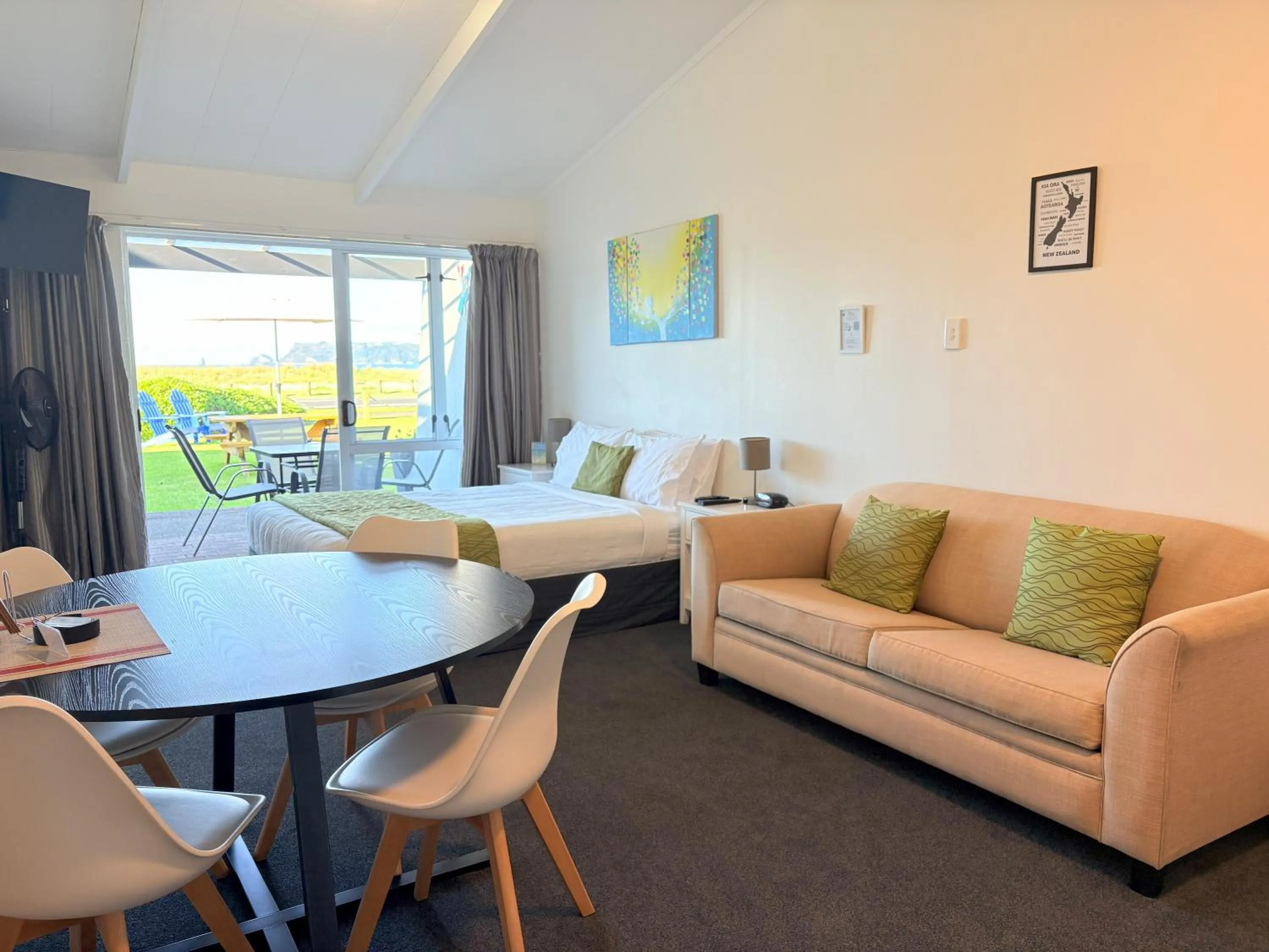 Bed in Baileys At The Beach