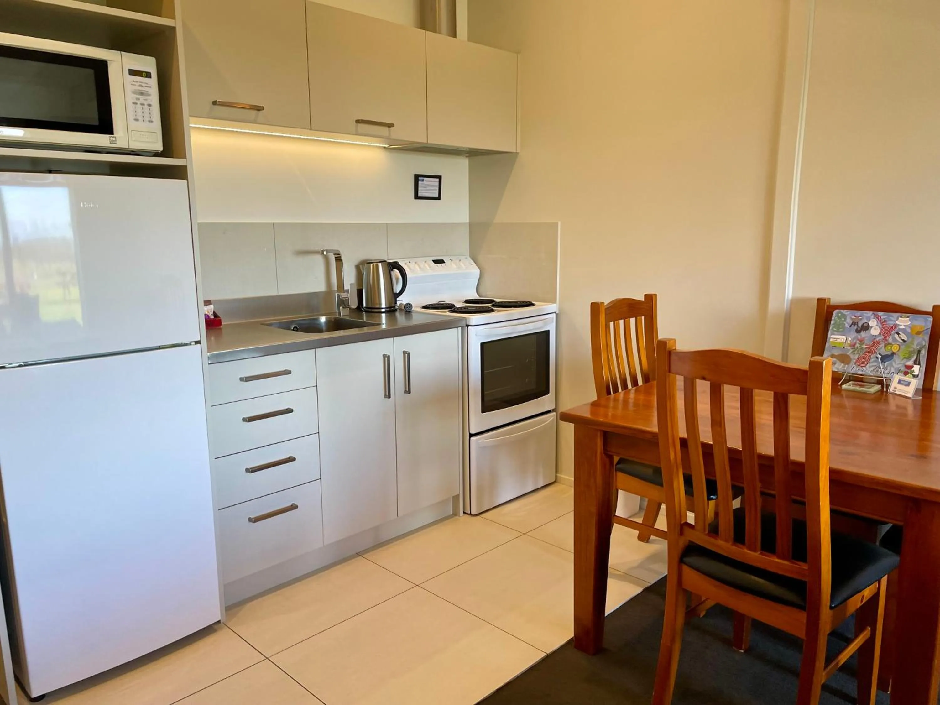 Coffee/tea facilities in Baileys At The Beach