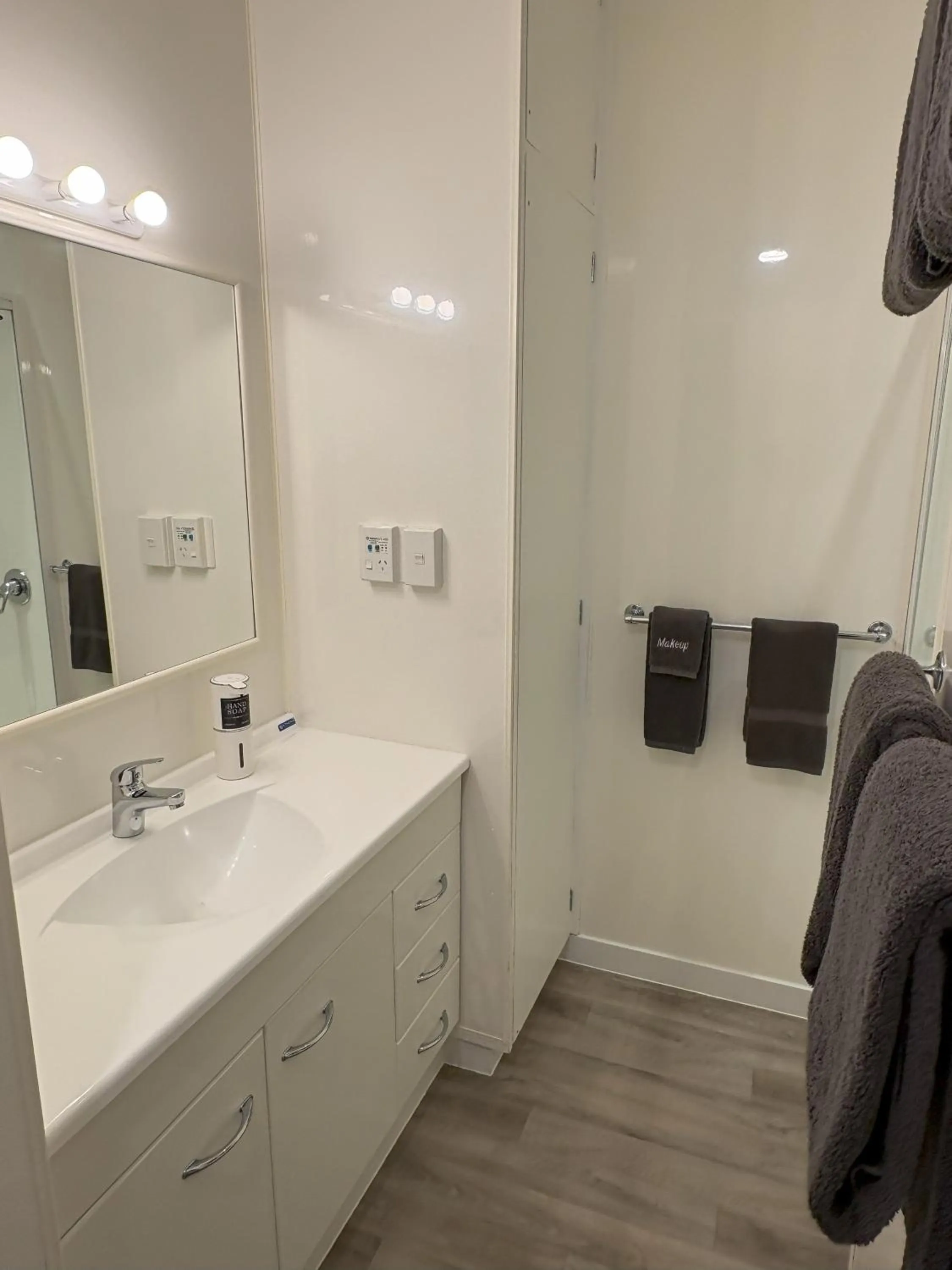 Shower in Baileys At The Beach