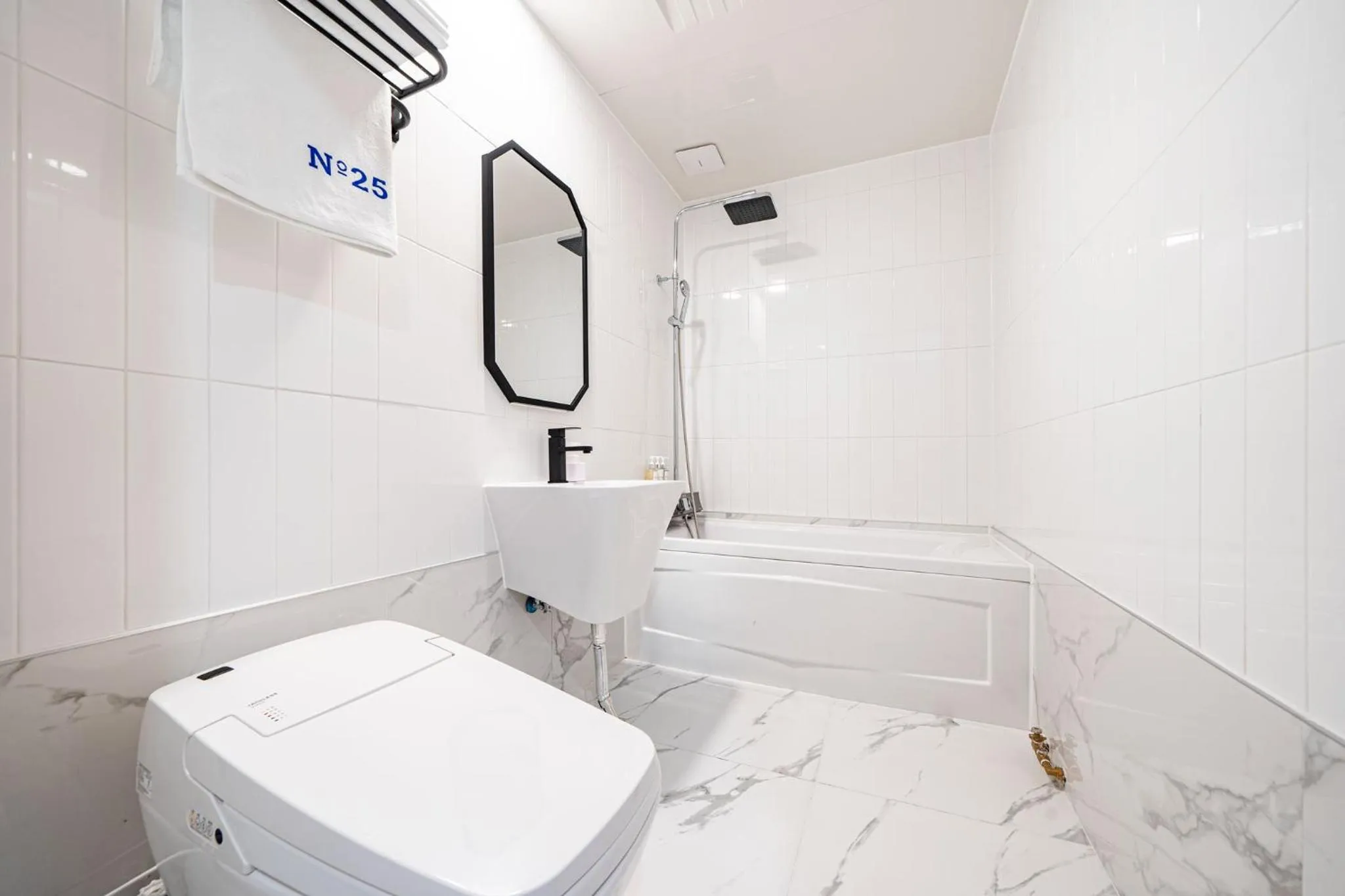 Shower, Bathroom in No.25