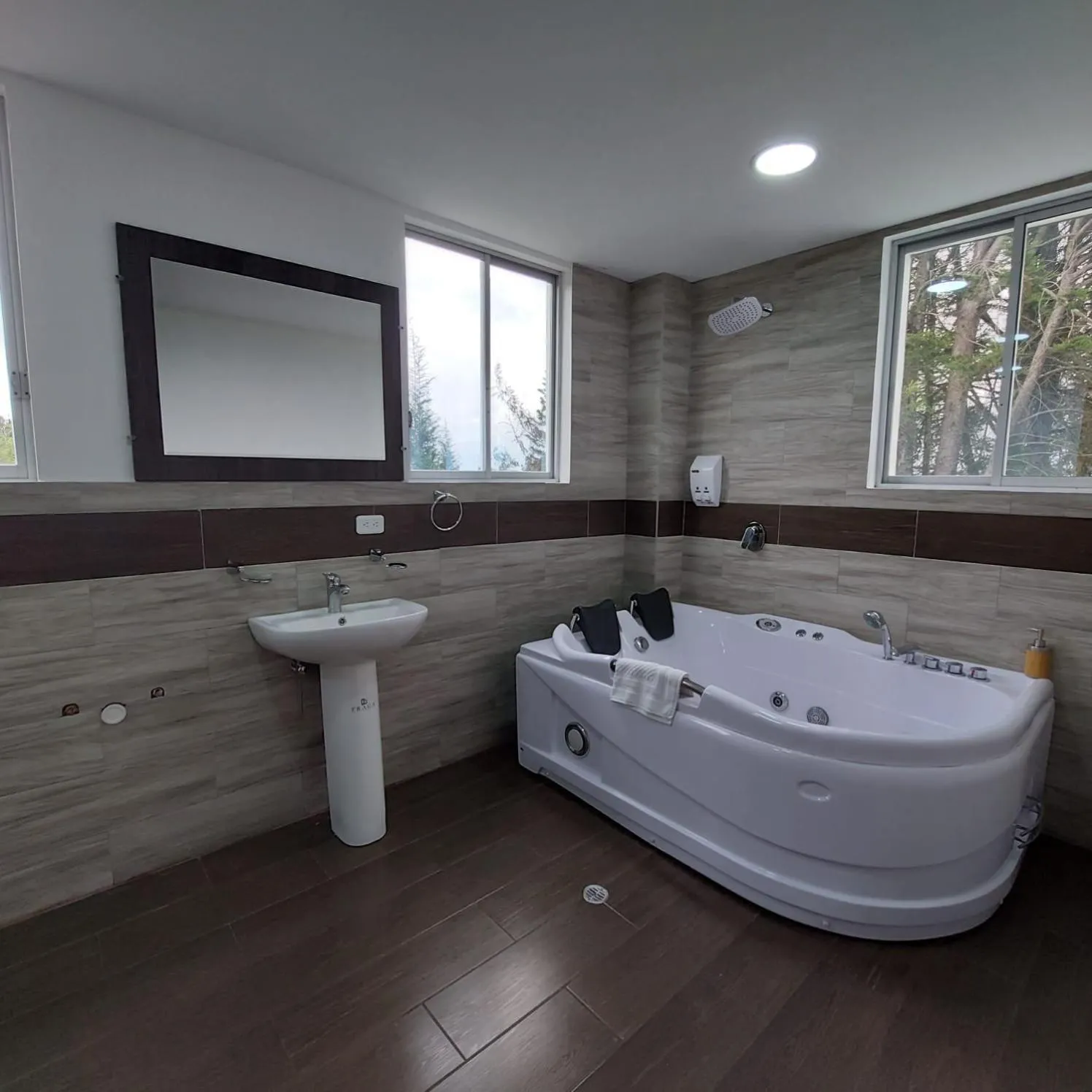 Hosteria Airport Garden