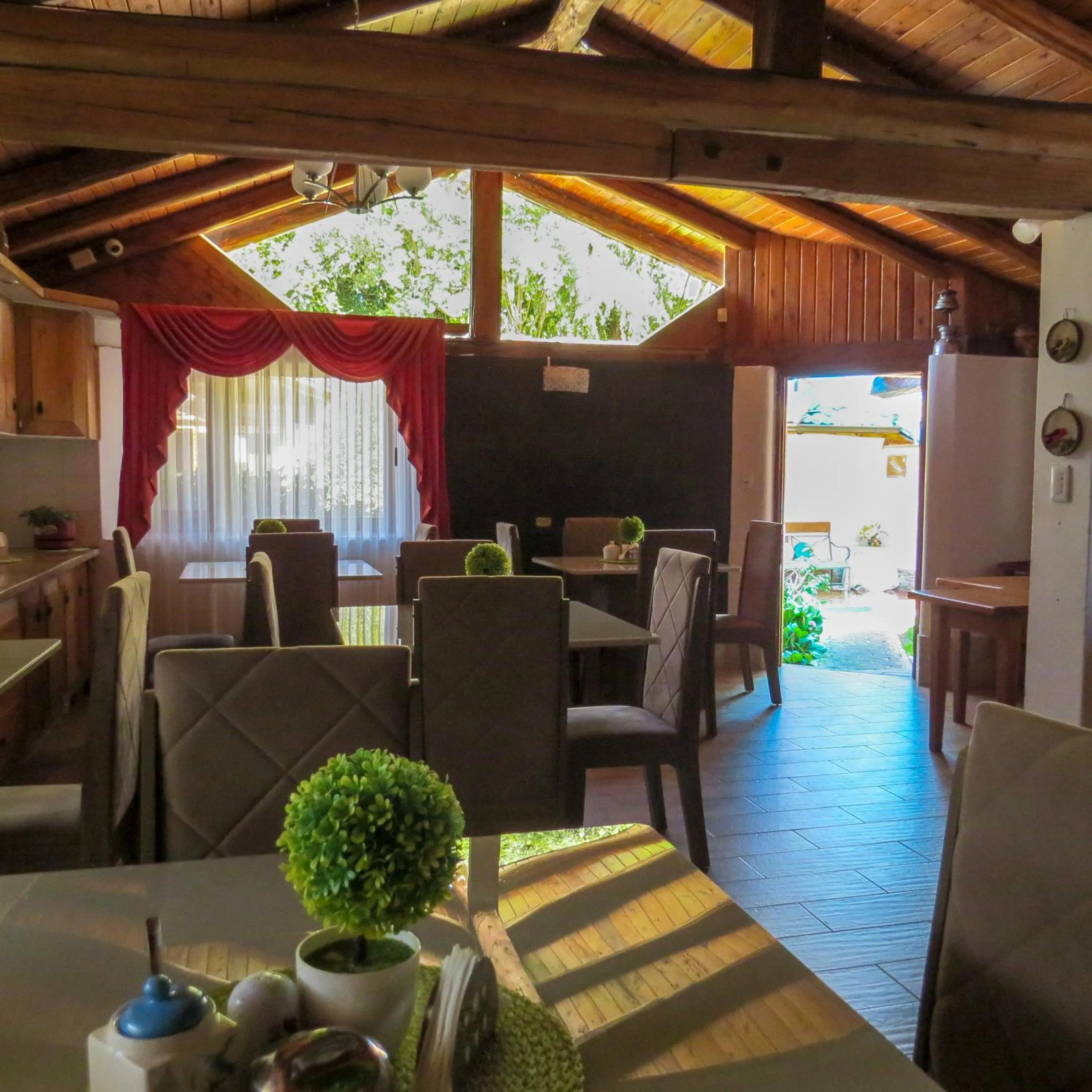 Hosteria Airport Garden