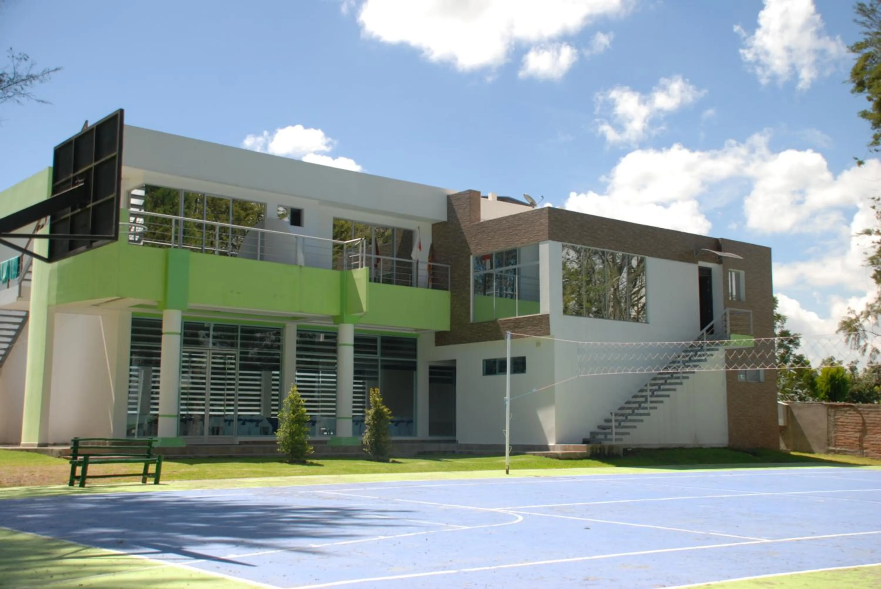 Property building in Hosteria Airport Garden