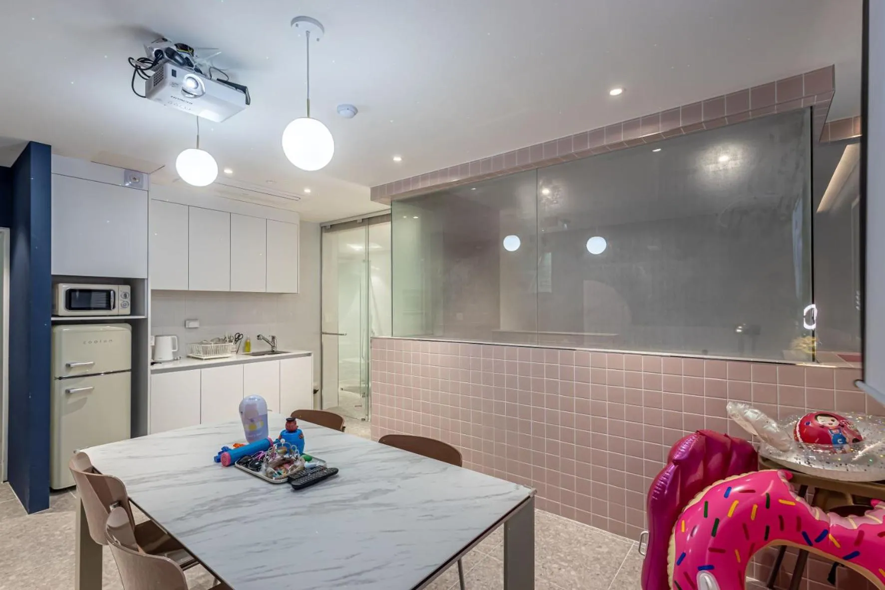 Swimming pool in Pavilla Hotel