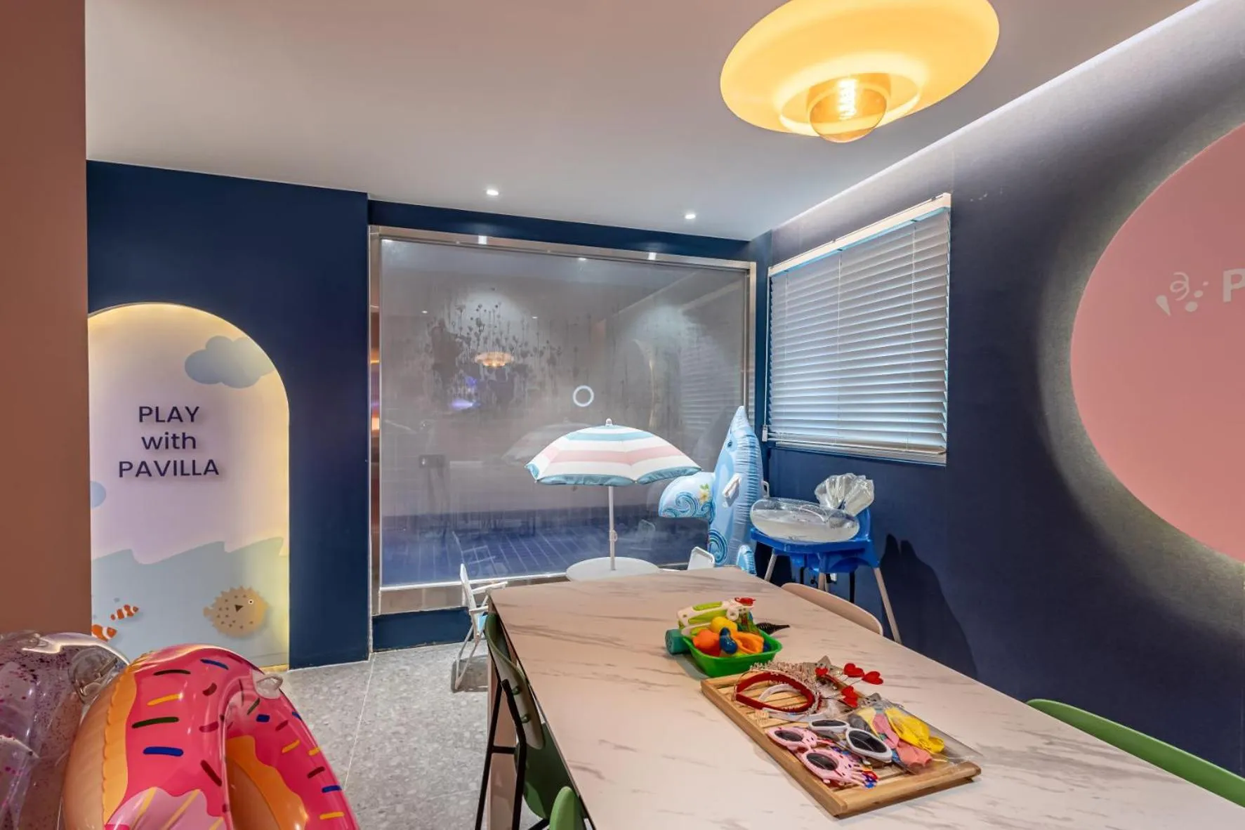 Swimming pool in Pavilla Hotel