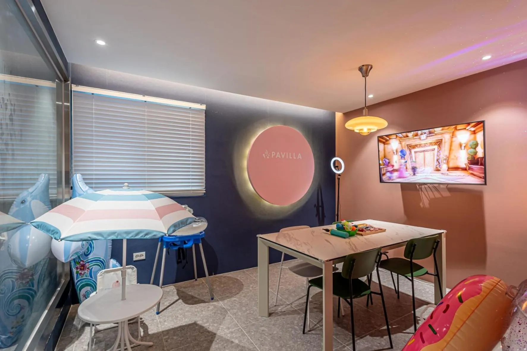 Swimming pool in Pavilla Hotel