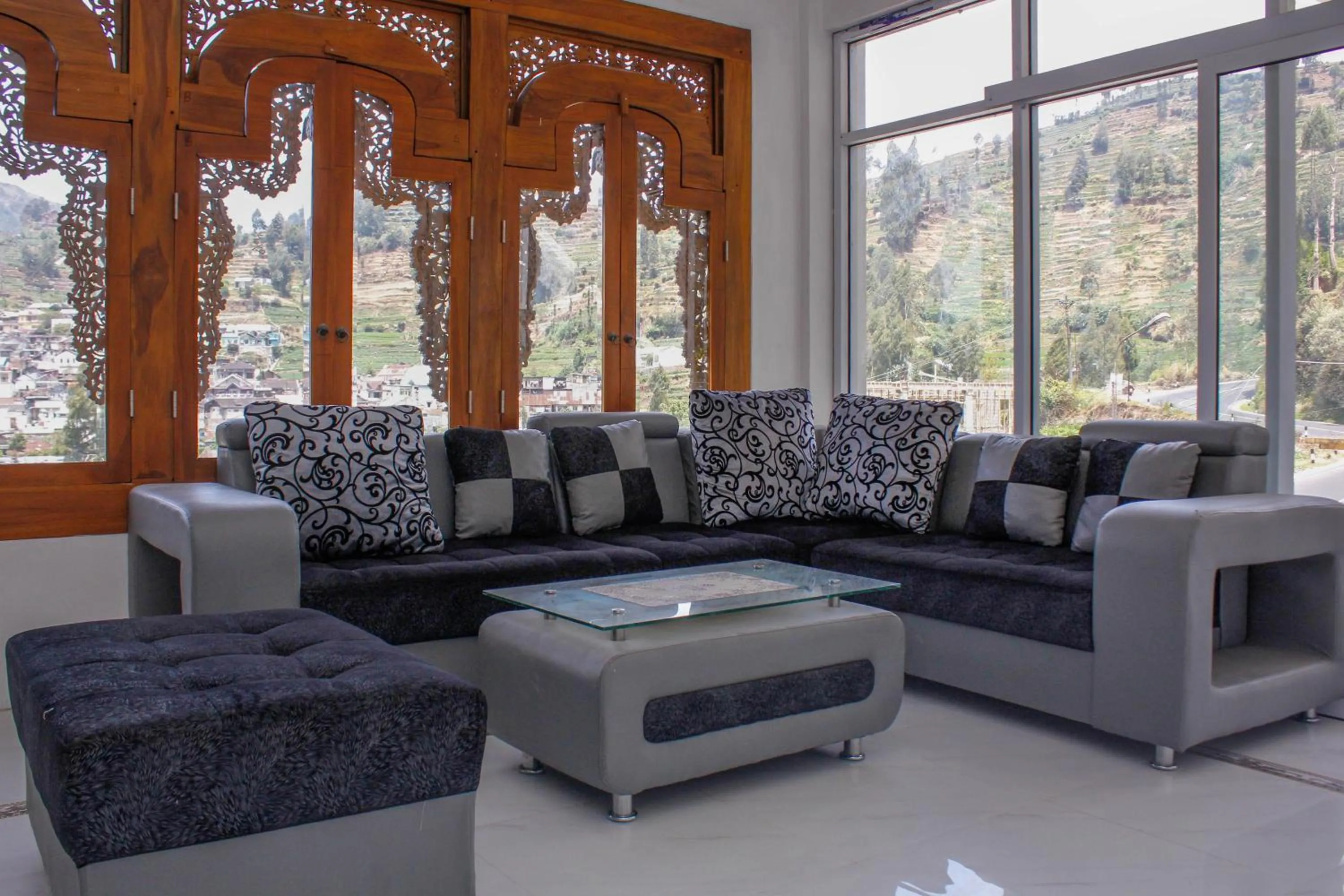 Living room in RedDoorz Syariah near Kawasan Wisata Gunung Prau Dieng