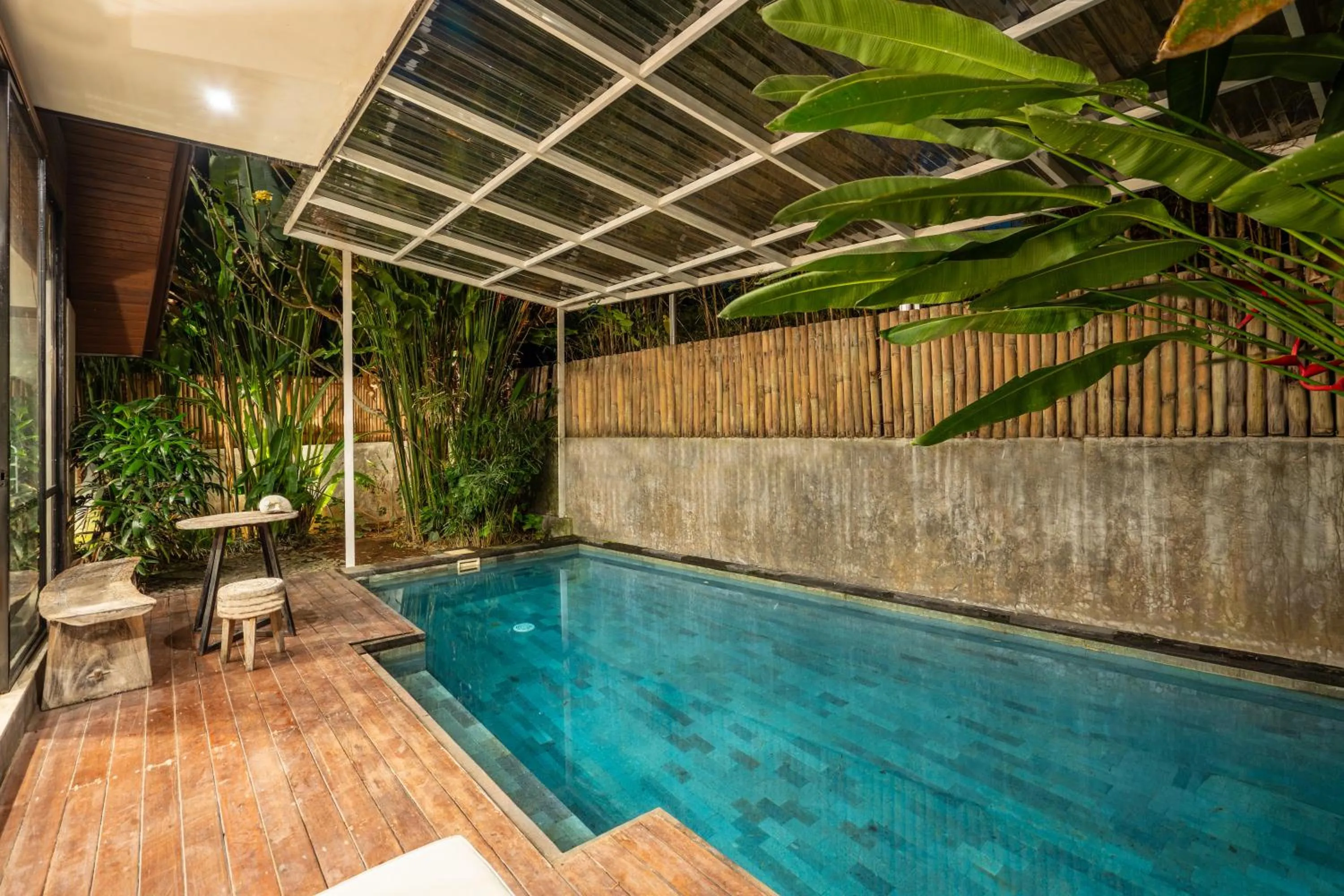 Swimming pool in Kalino Villa by Betterplace