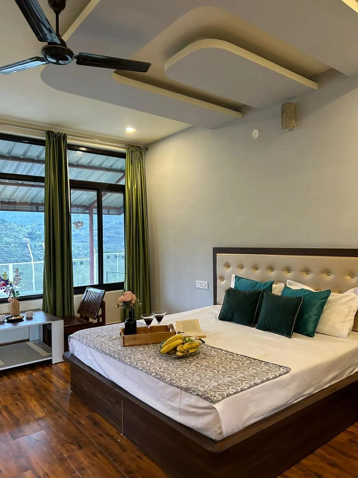 Bed in Dhauladhar View Village Resort
