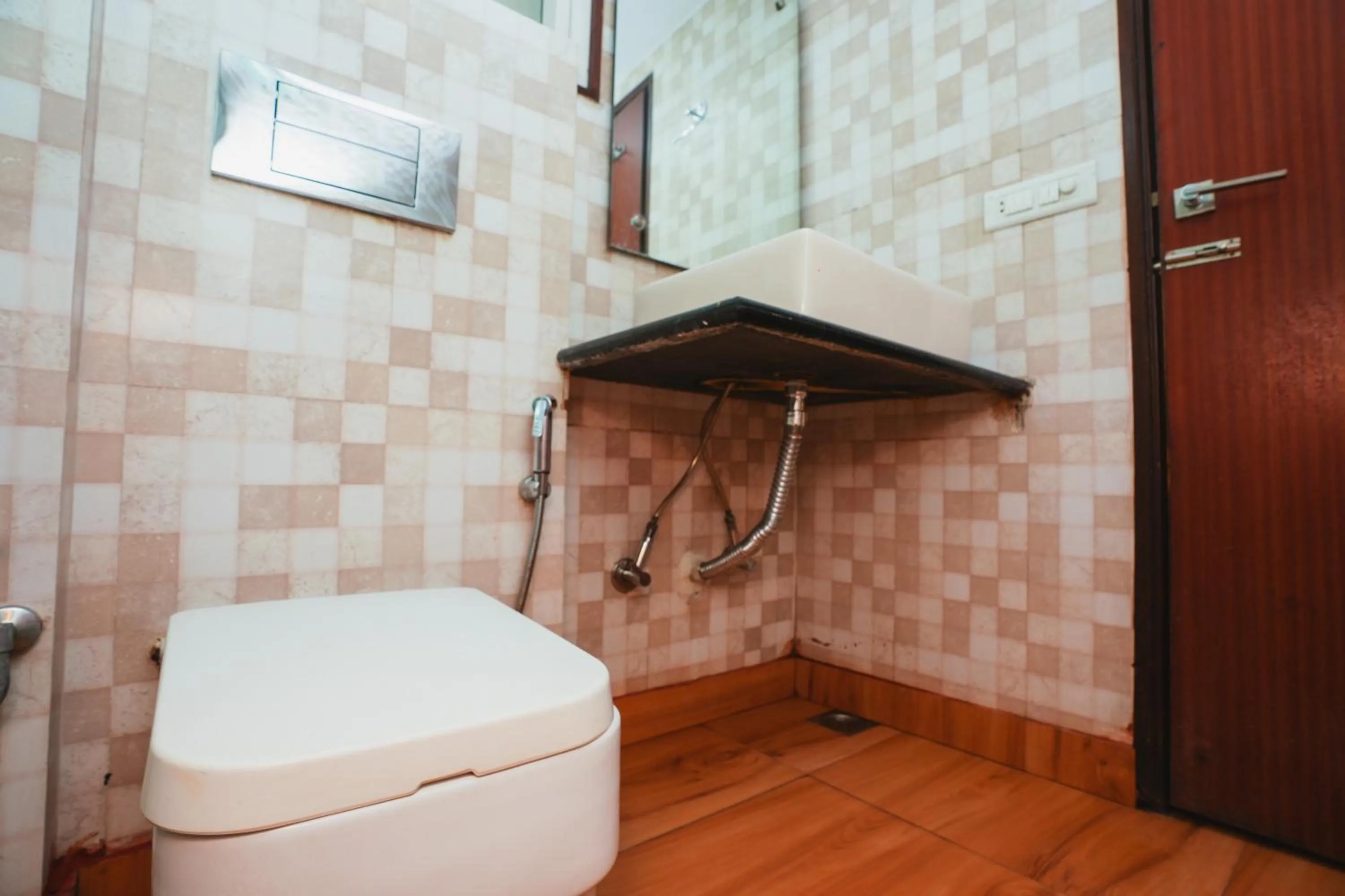 Toilet in Hotel High 5 Land