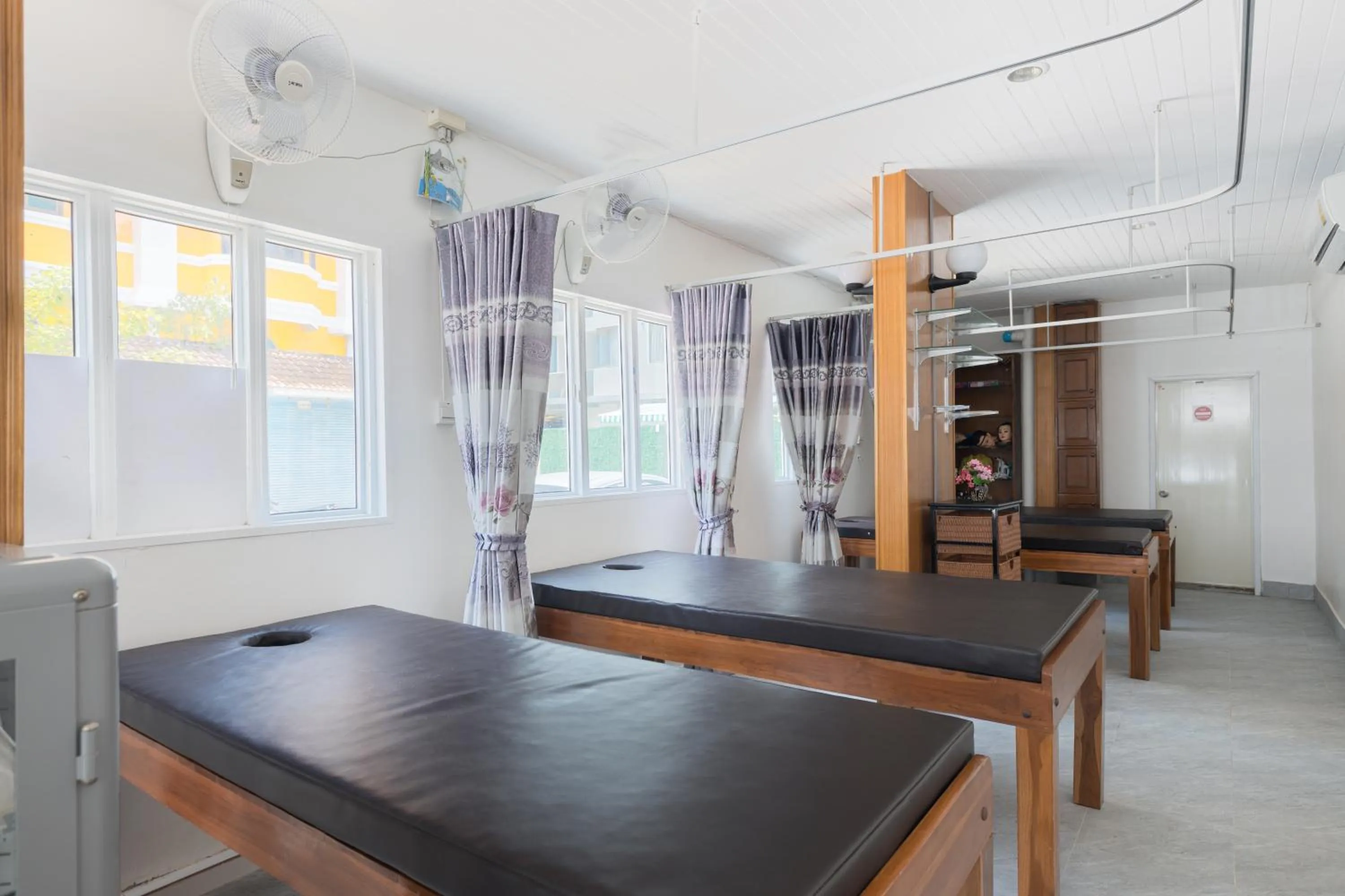 Massage in Bevans Place Karon