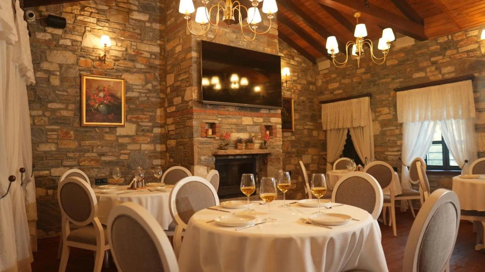 Restaurant/places to eat in Domatia Stone Hotel