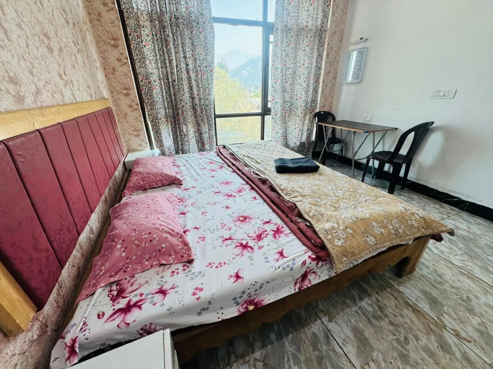 Bed in Lakes and peaks