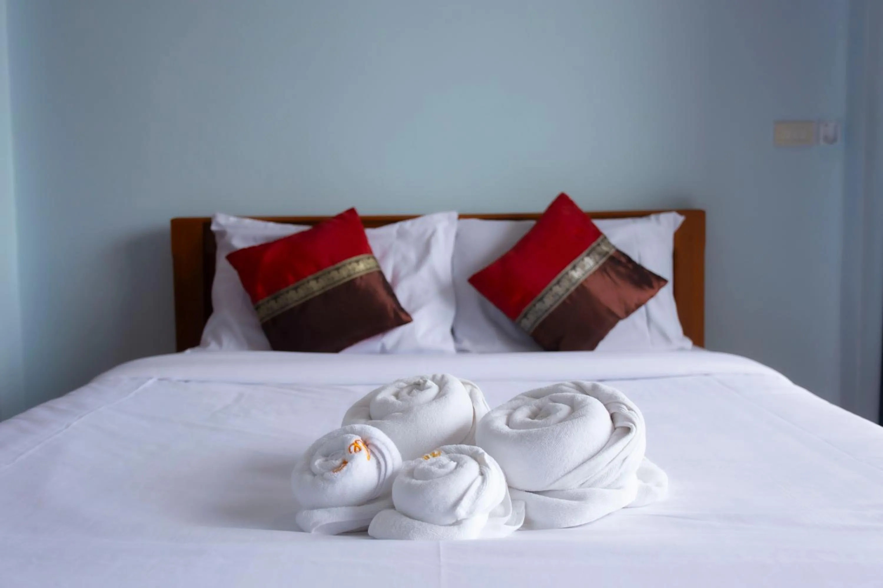 Photo of the whole room, Bed in Triple O Phala Beach