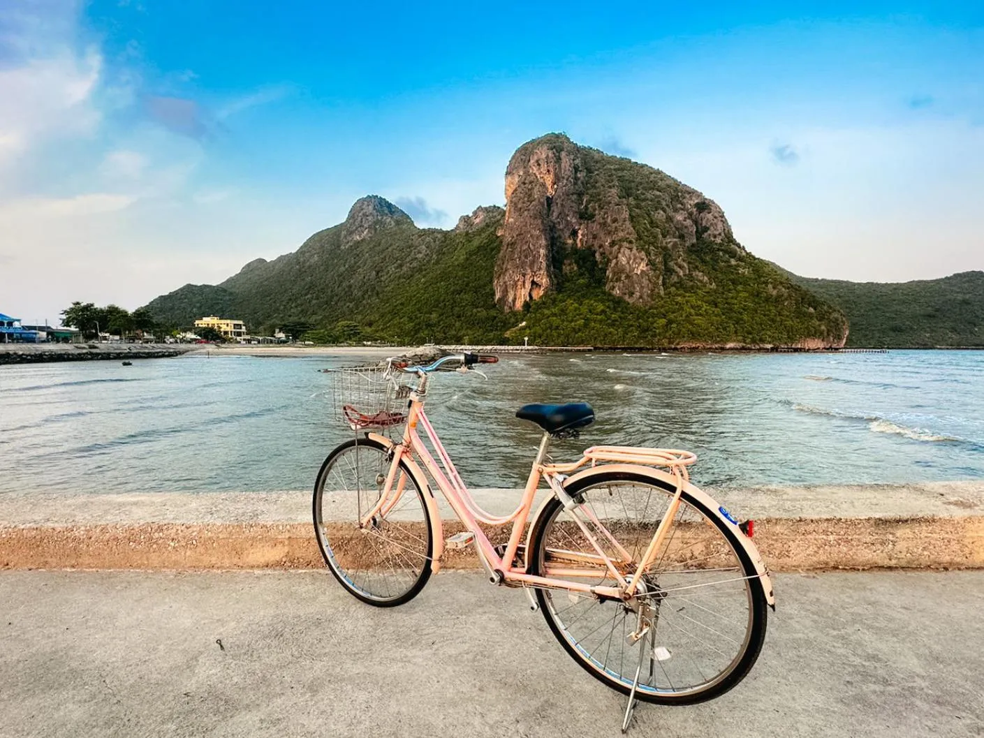 Cycling in Anika boutique - อัณณิกา บูทีค