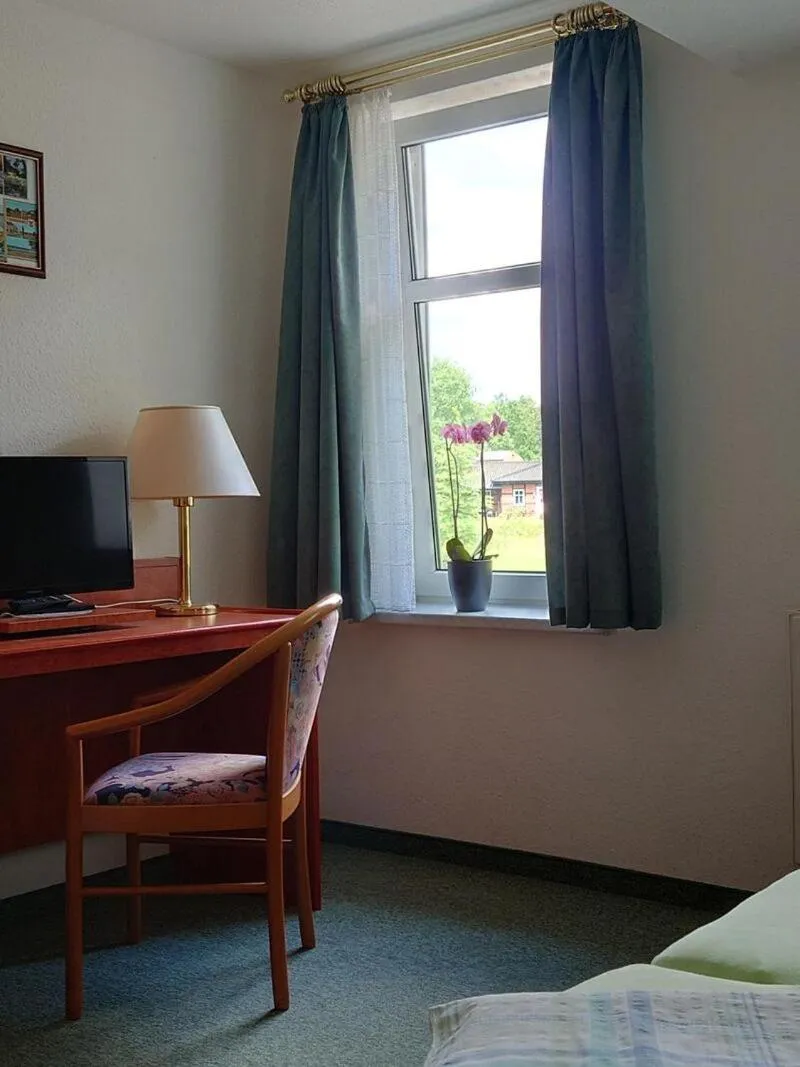 Photo of the whole room, Bed in Hotel Schützenhaus Lenzen