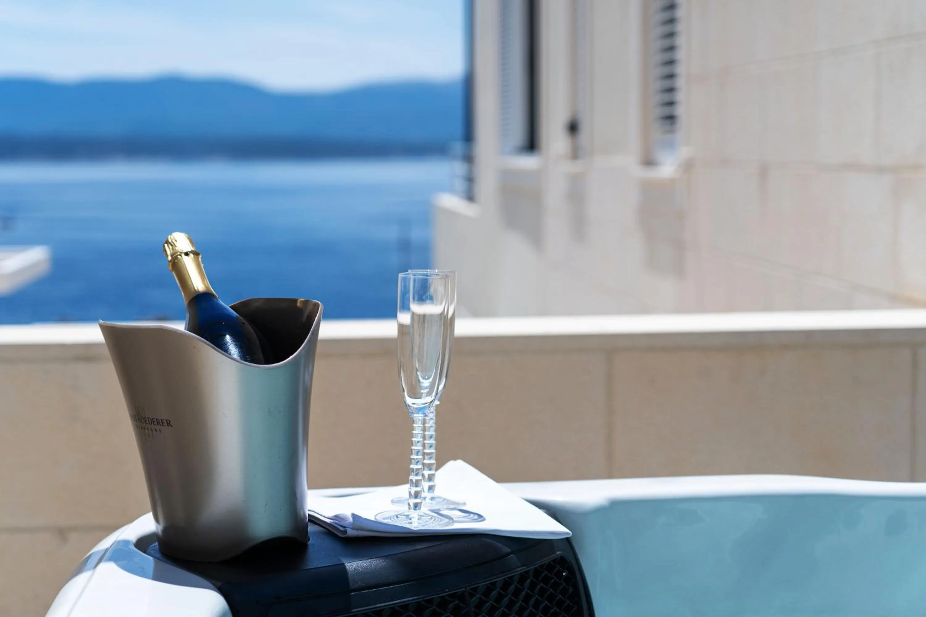 Hot Tub in Apartments Villa Azzurra Bol