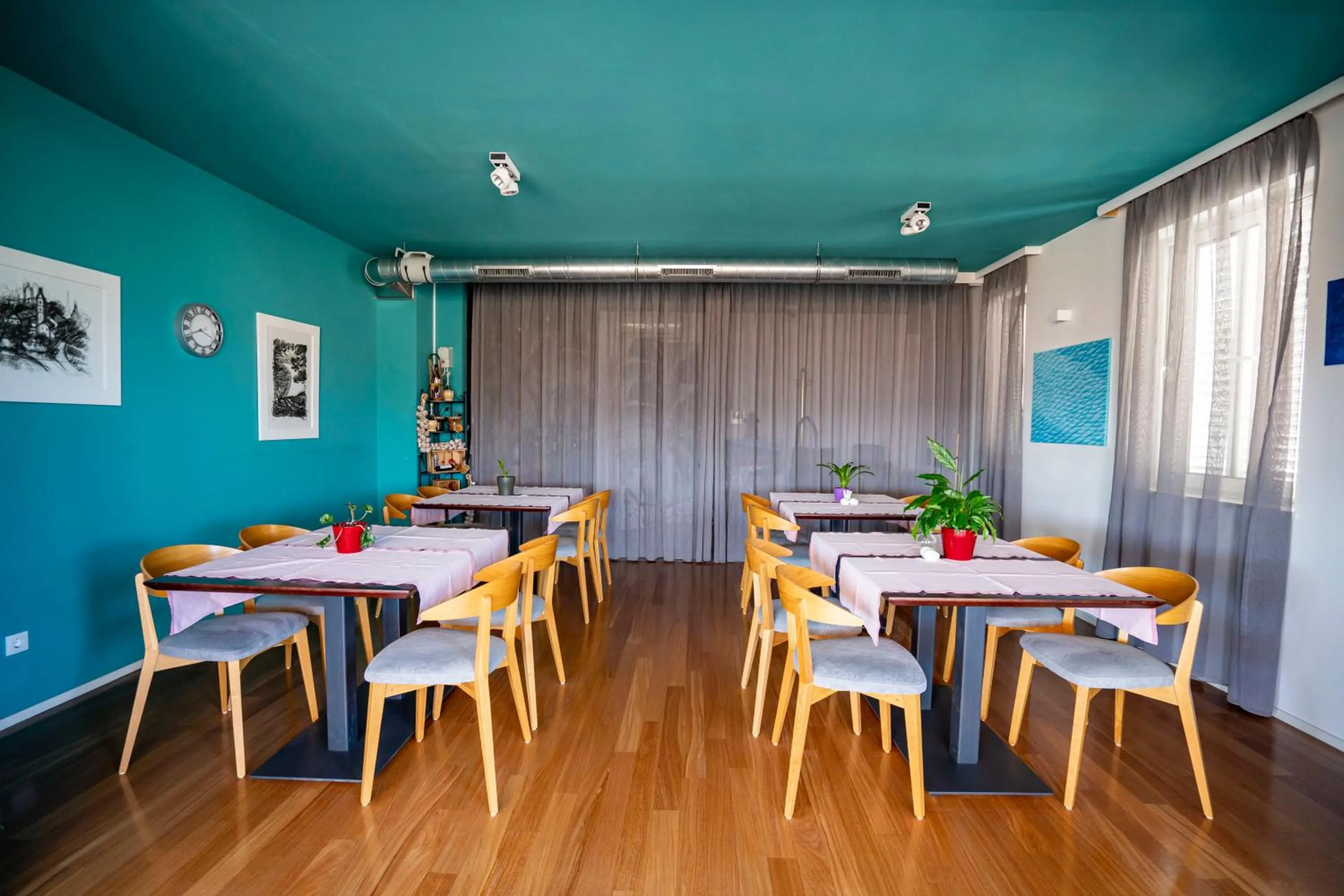 Restaurant/places to eat in Apartments Villa Azzurra Bol