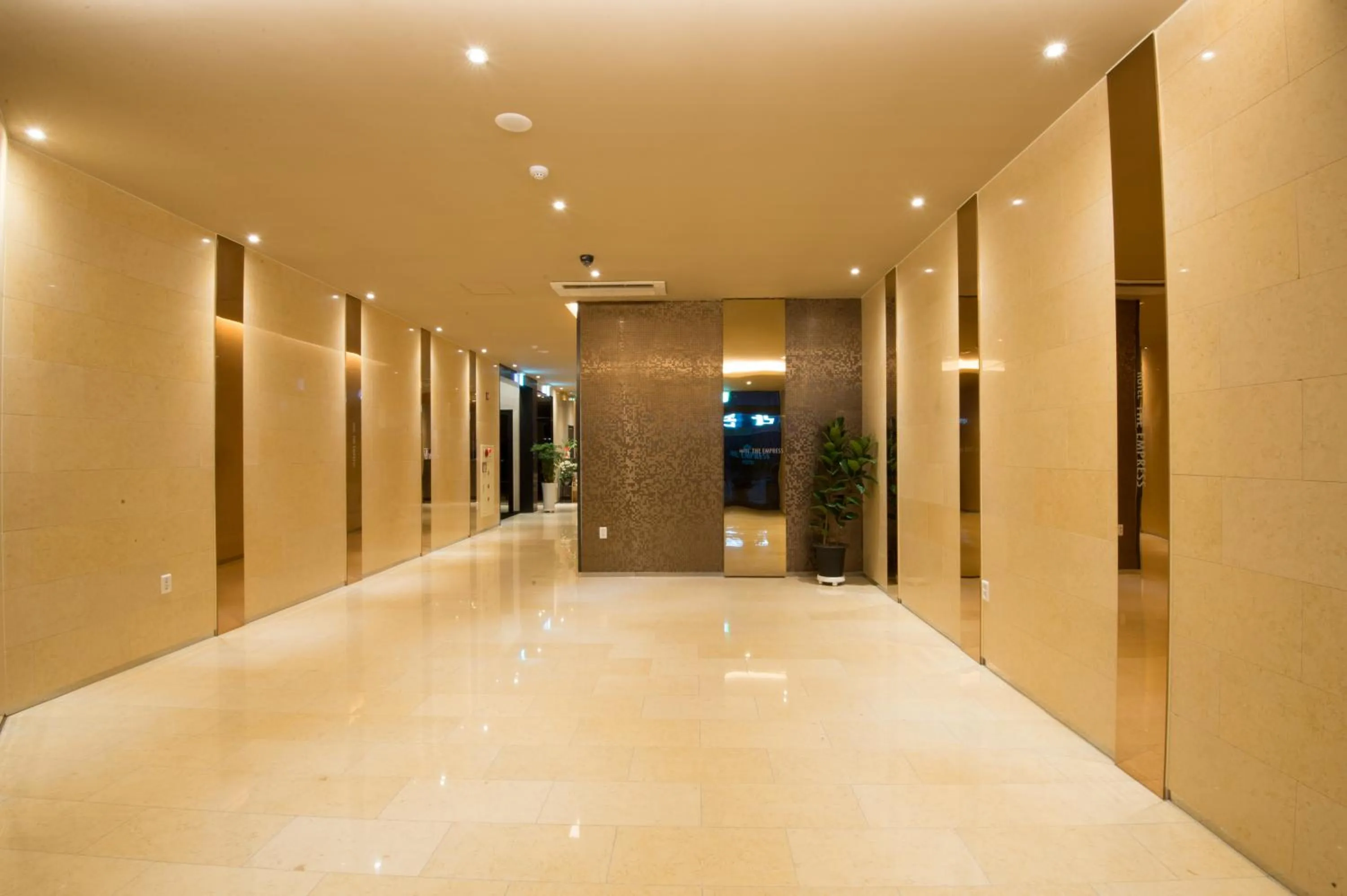 Facade/entrance in The Empress Hotel