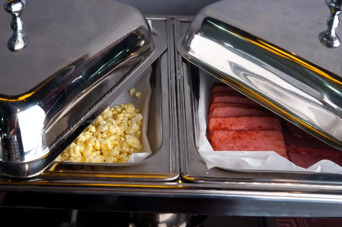 Food in The Empress Hotel