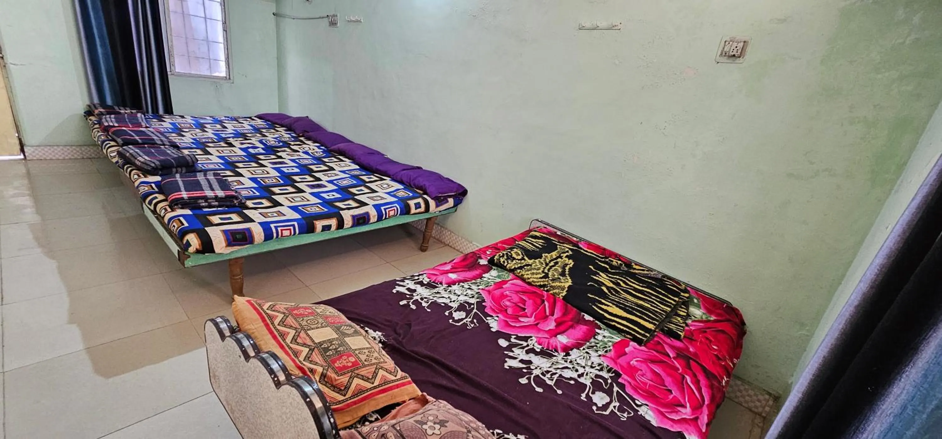 Bed in Hotel HillView, Junagadh