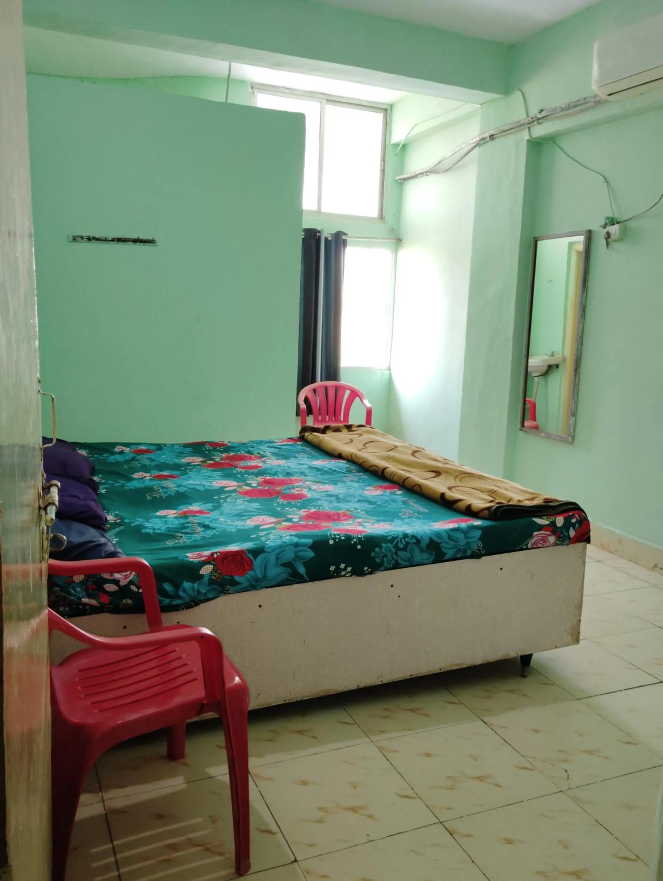 Bedroom, Bed in Hotel HillView, Junagadh