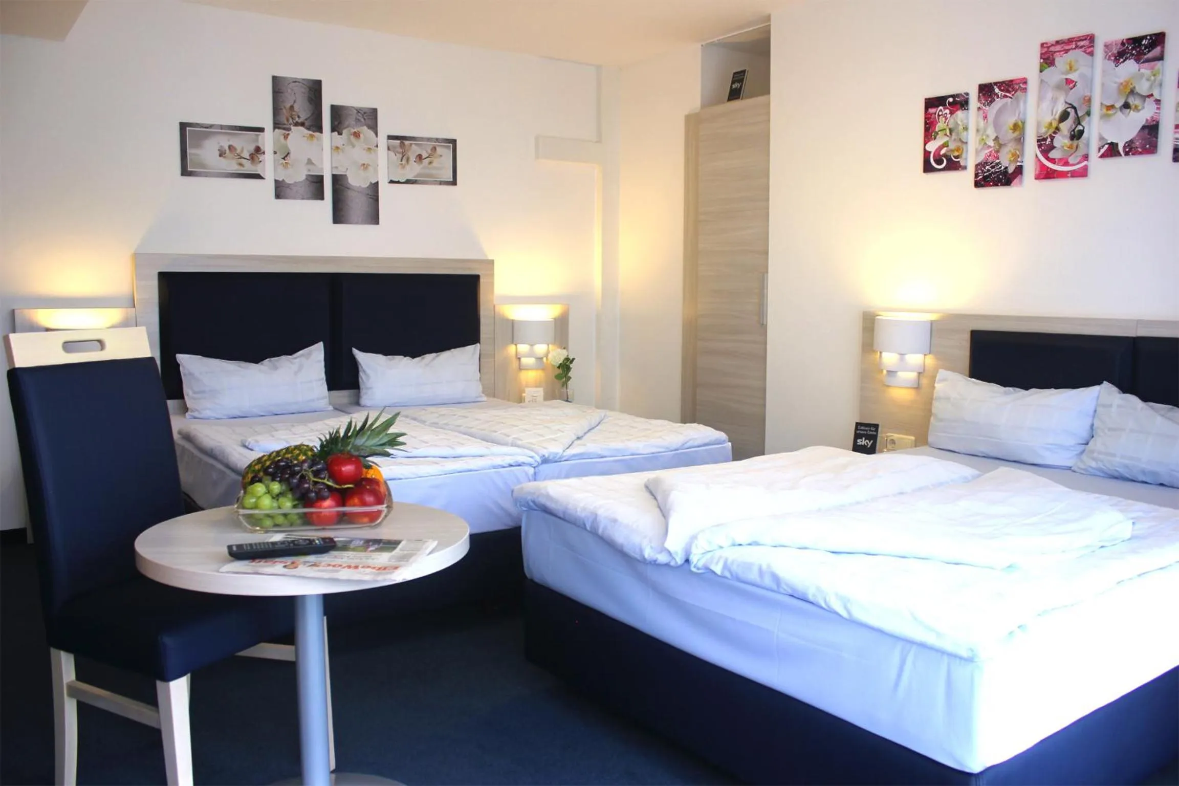 Bed in Hotel Altenwerder Hof