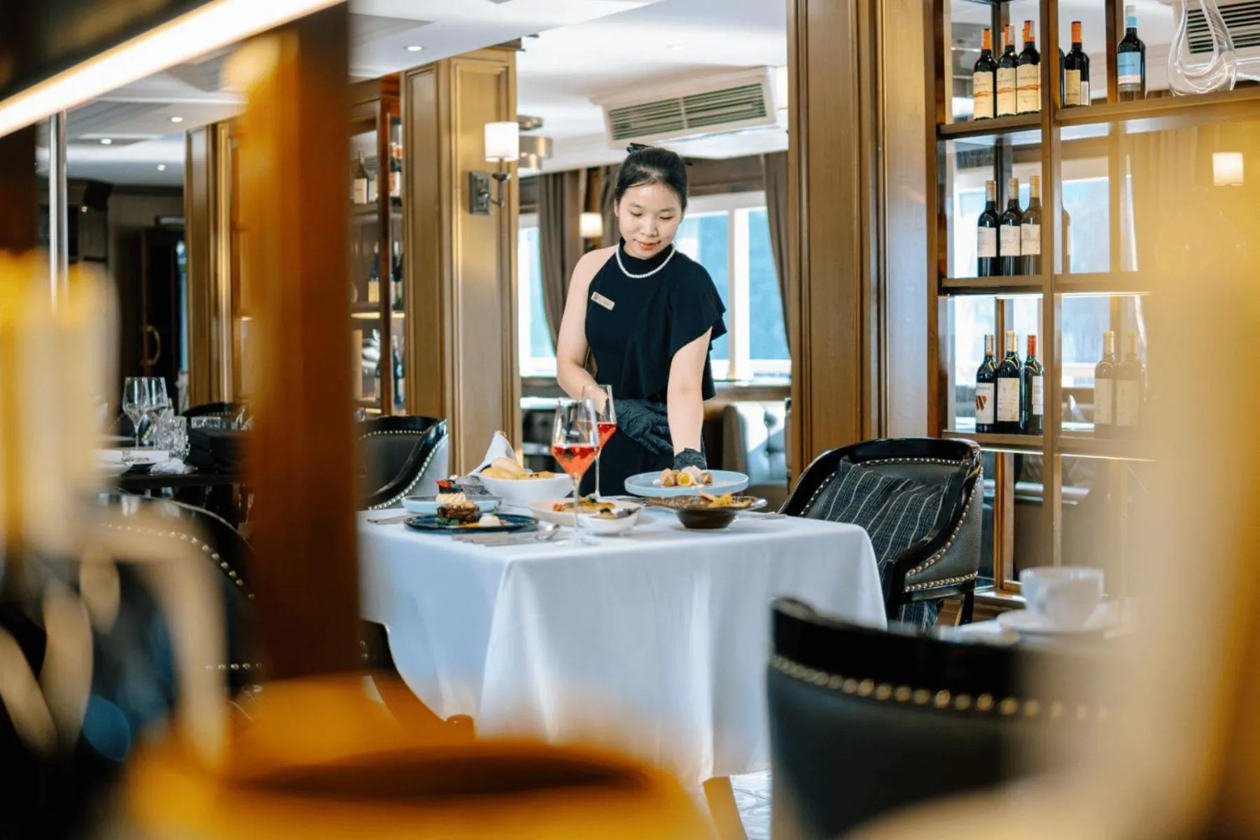 Restaurant/places to eat in Ambassador Signature Cruise - Lan Ha Bay