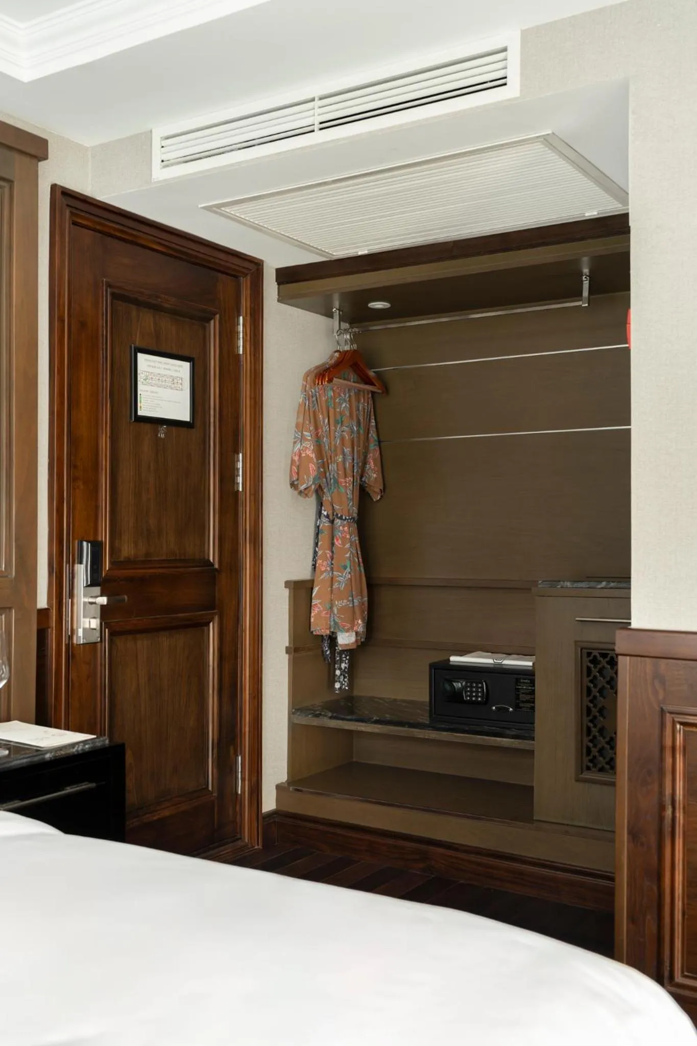 locker, Bed in Ambassador Signature Cruise - Lan Ha Bay