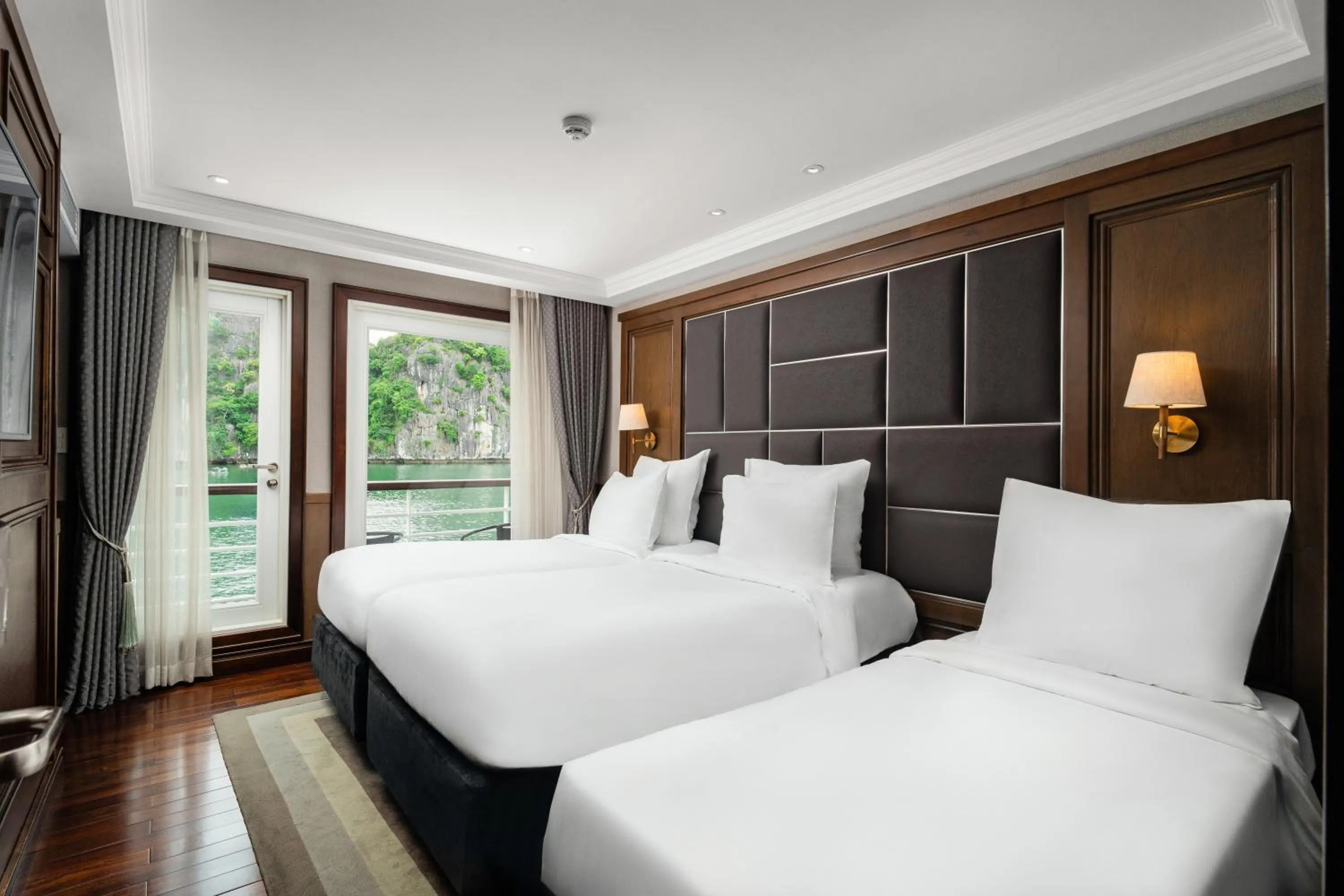 Bed in Ambassador Signature Cruise - Lan Ha Bay