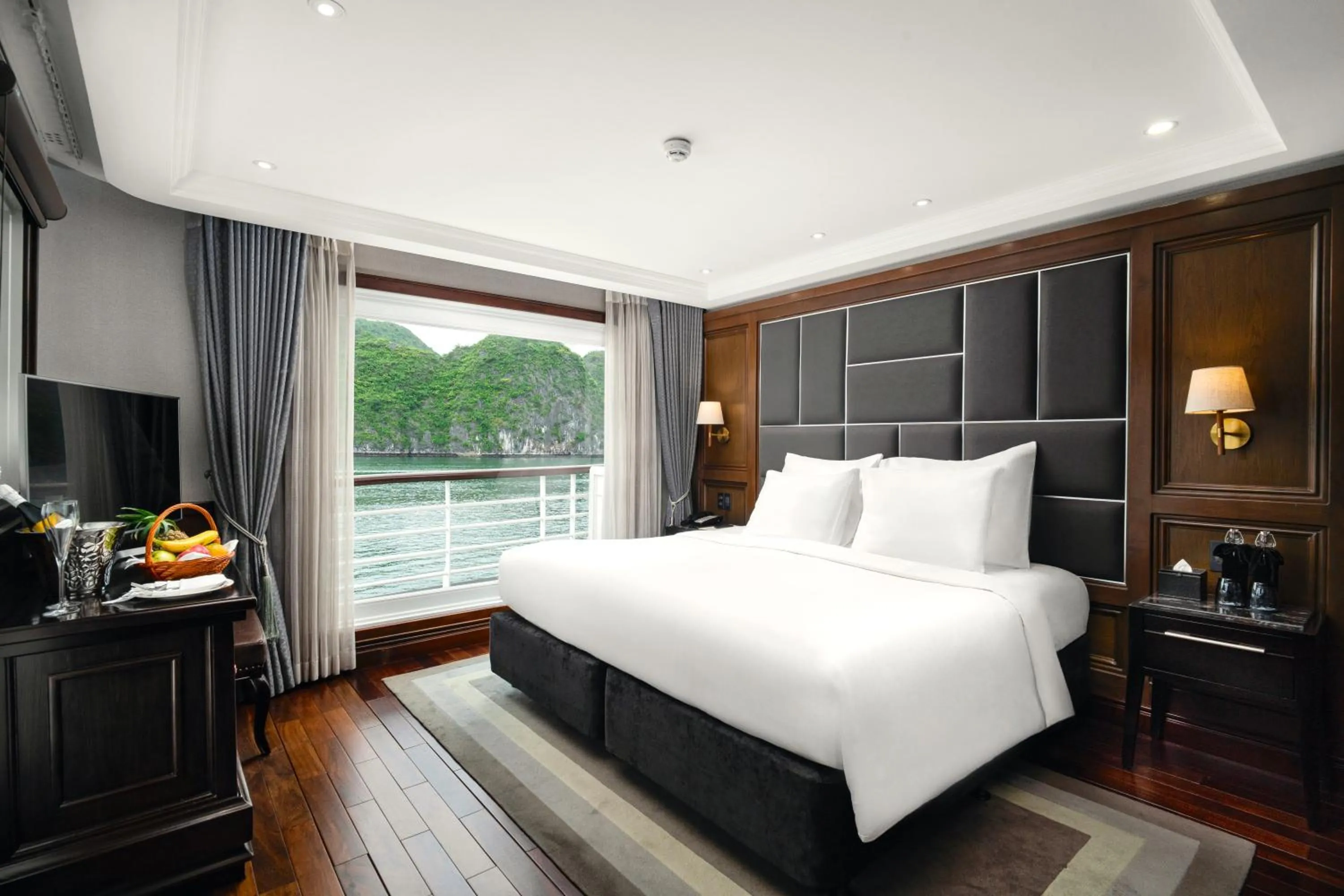 Bedroom, Bed in Ambassador Signature Cruise - Lan Ha Bay