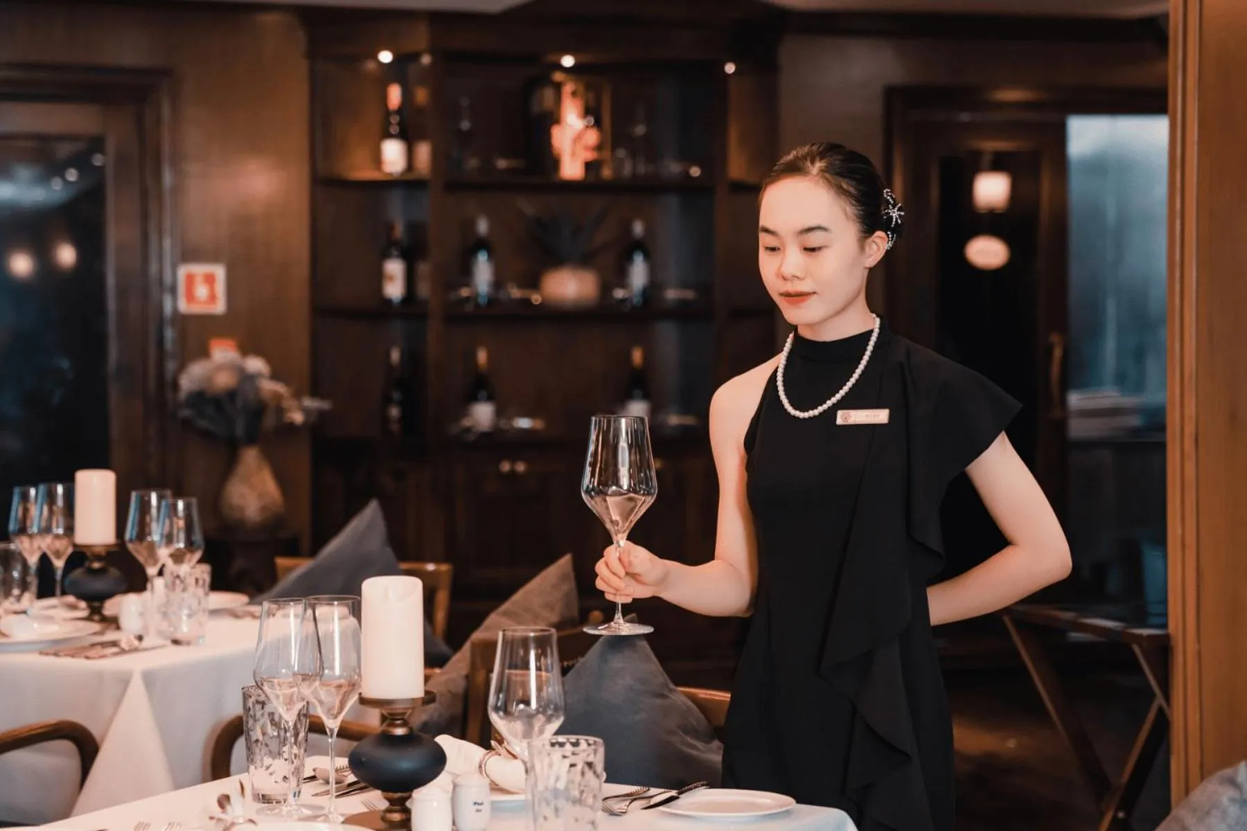 Restaurant/places to eat in Ambassador Signature Cruise - Lan Ha Bay