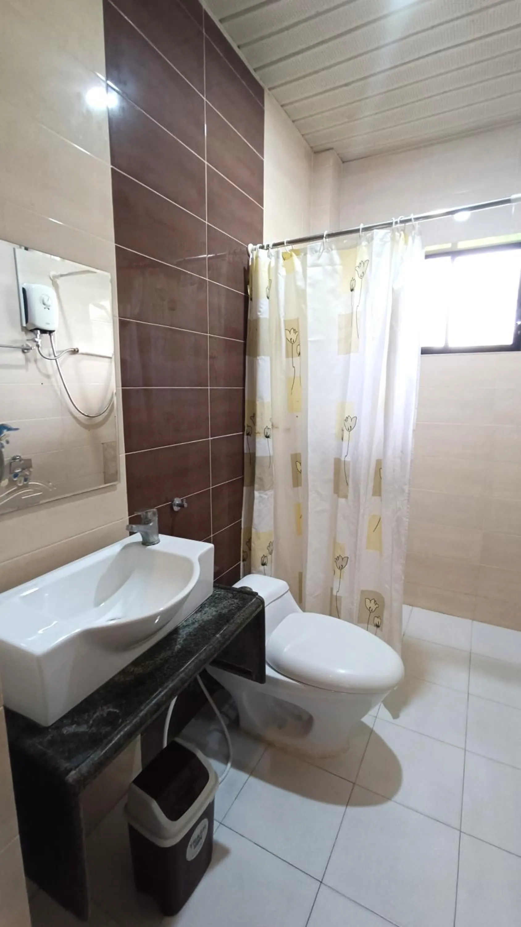 Shower in Verano GuestHouse