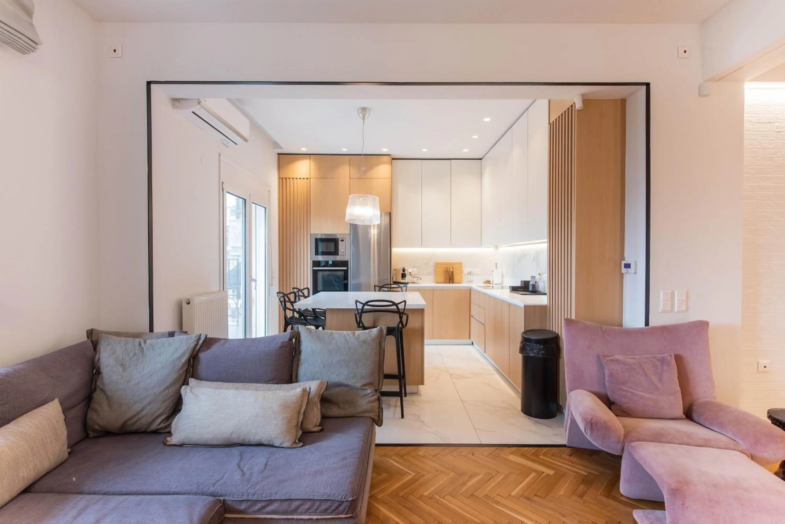 Three-Bedroom Apartment in Marilyn by halu!, Luxe & Stylish 3BD retreat