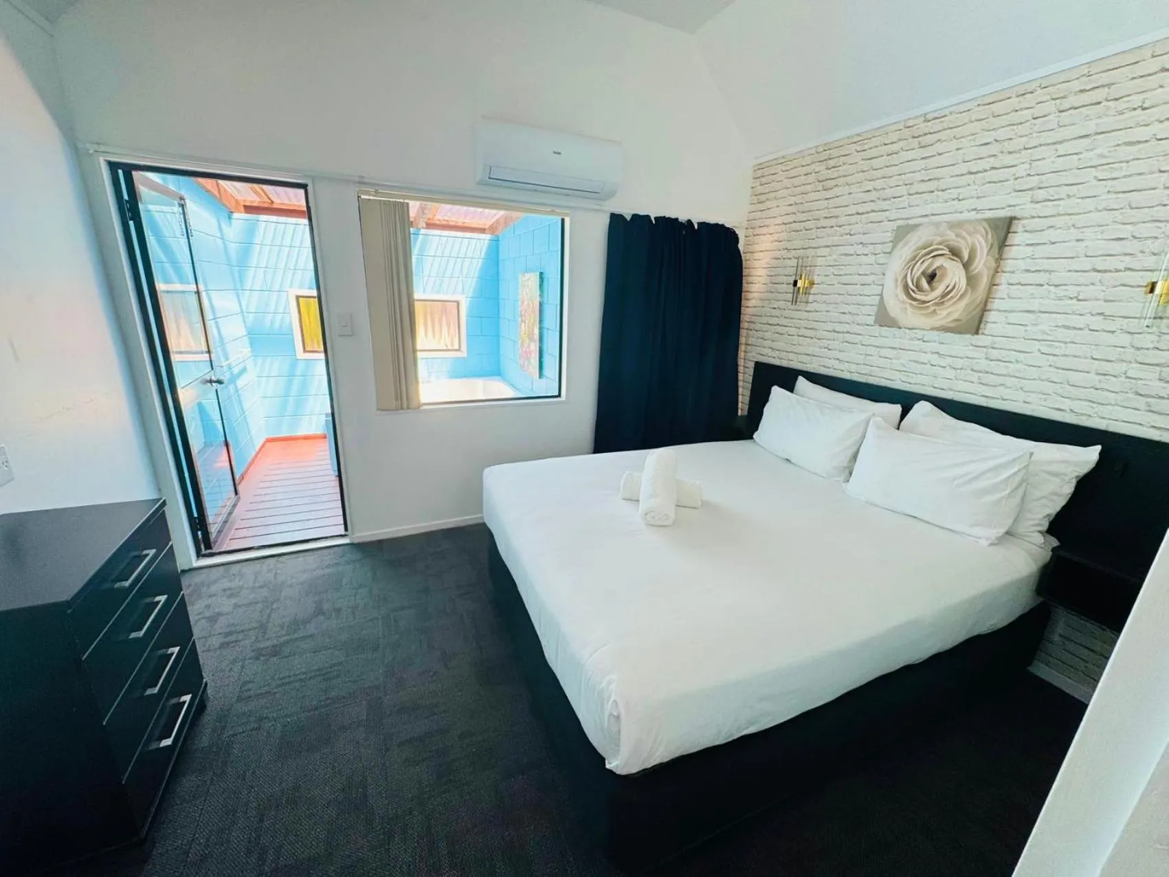 Bedroom in Apex on Fenton