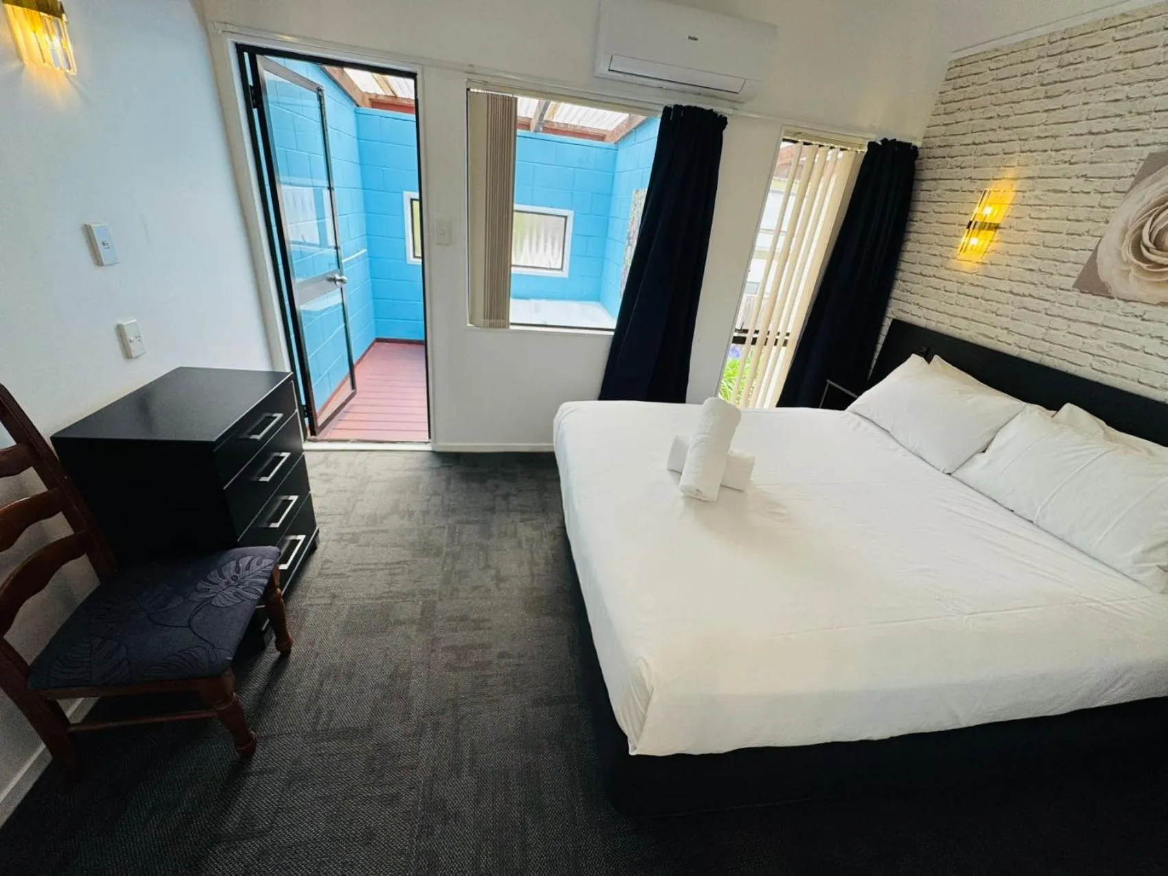 Bed in Apex on Fenton