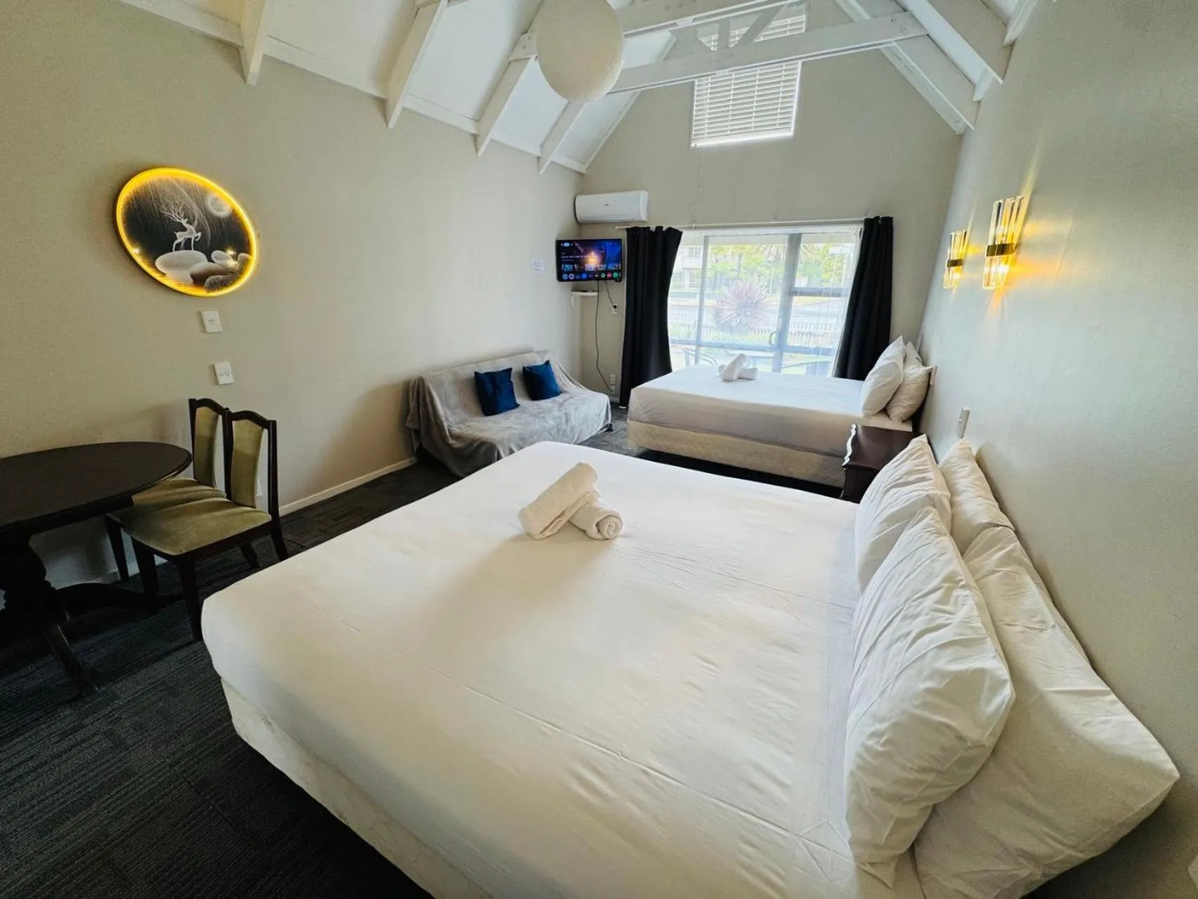 Bed in Apex on Fenton