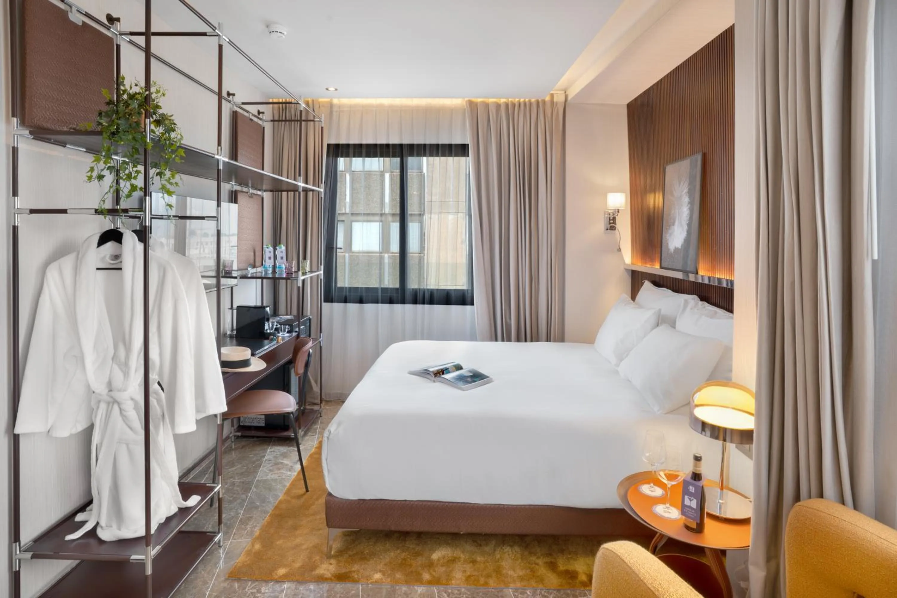 Bedroom, Bed in Fiori 41-By Adam Hotels