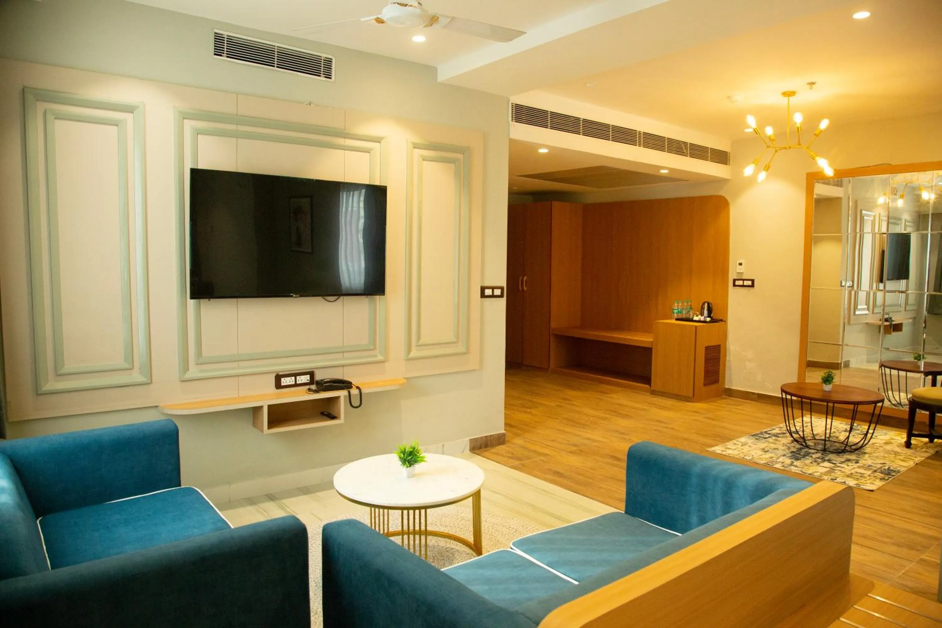 TV and multimedia in Cosmos Westend City Centre