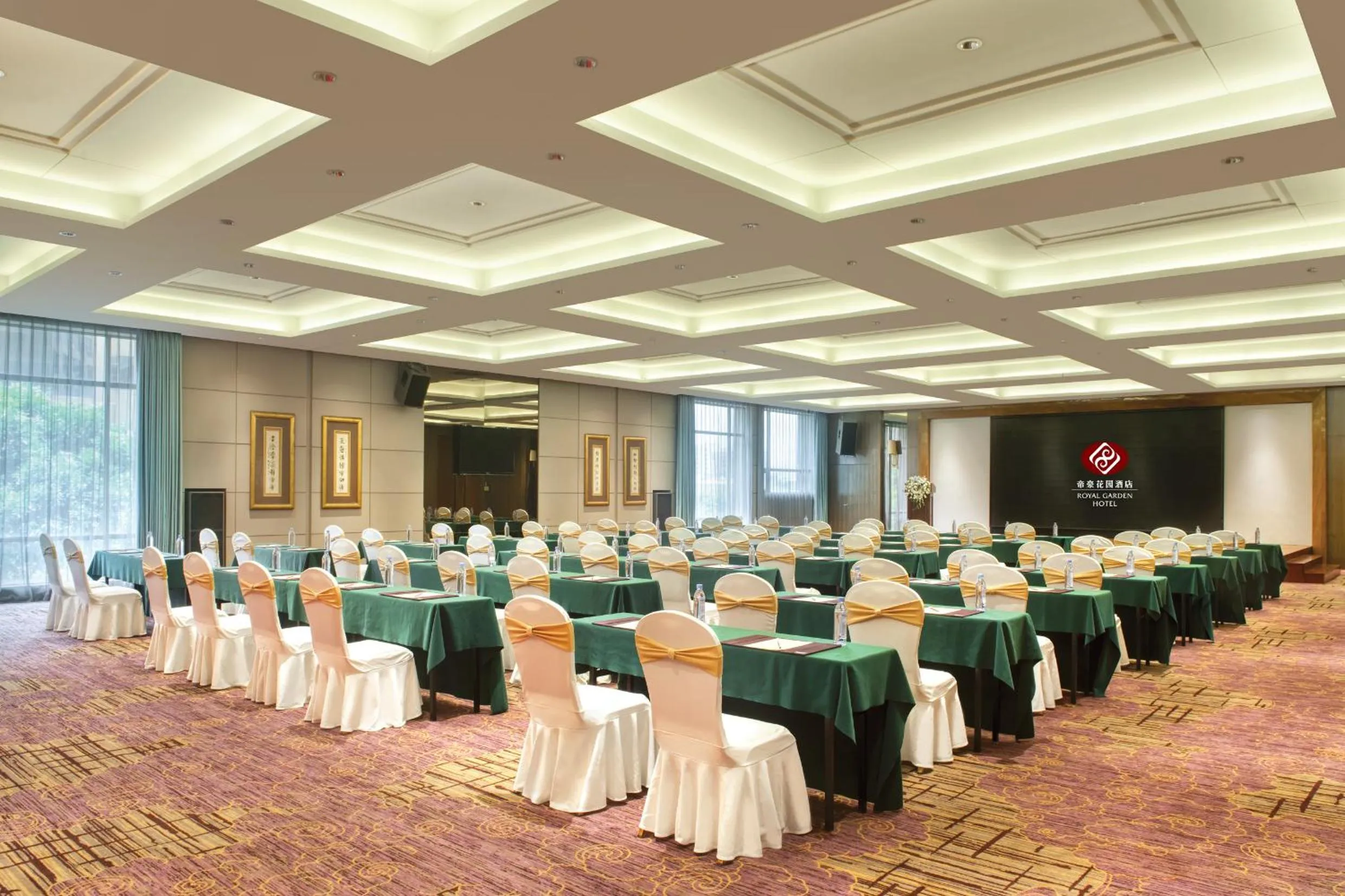 Meeting/conference room in Dongguan Royal Garden Hotel