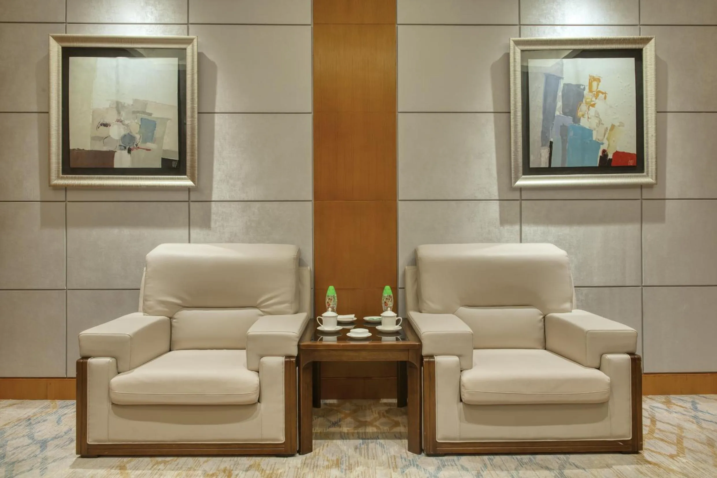 Meeting/conference room in Dongguan Royal Garden Hotel